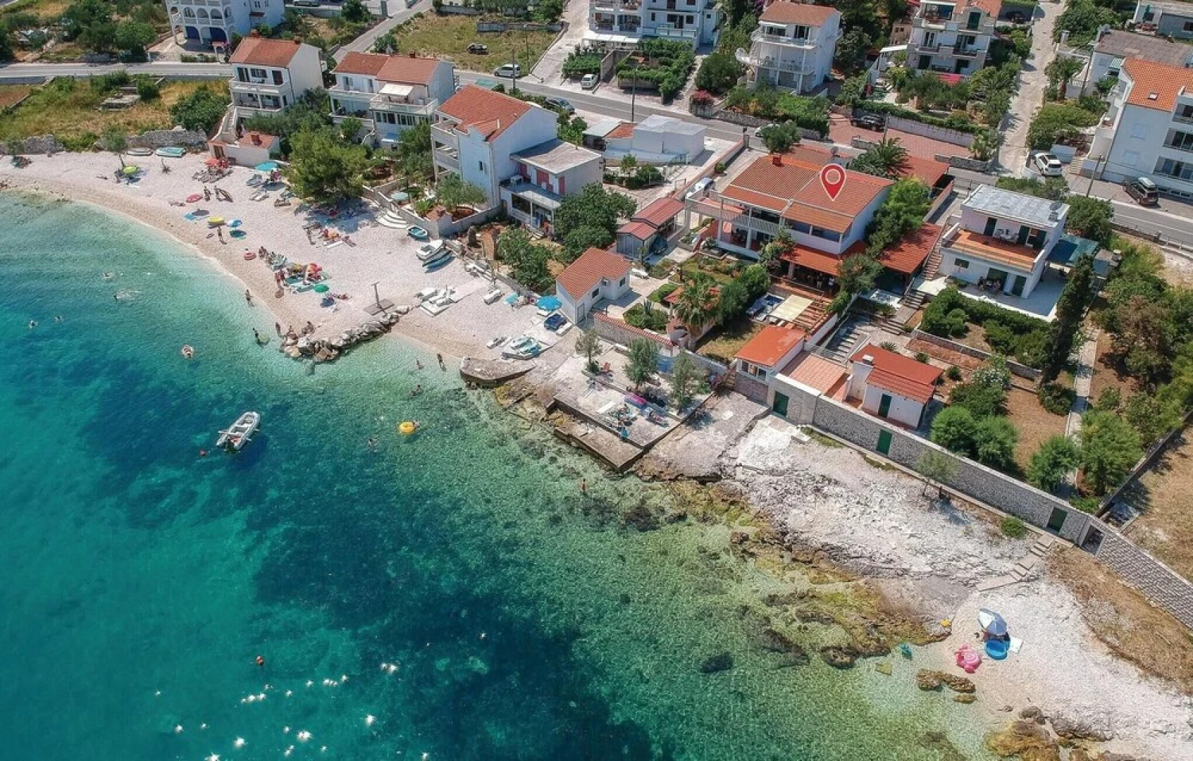 Nice Home in Slatine with Hot Tub, WiFi & 3 Bedrooms