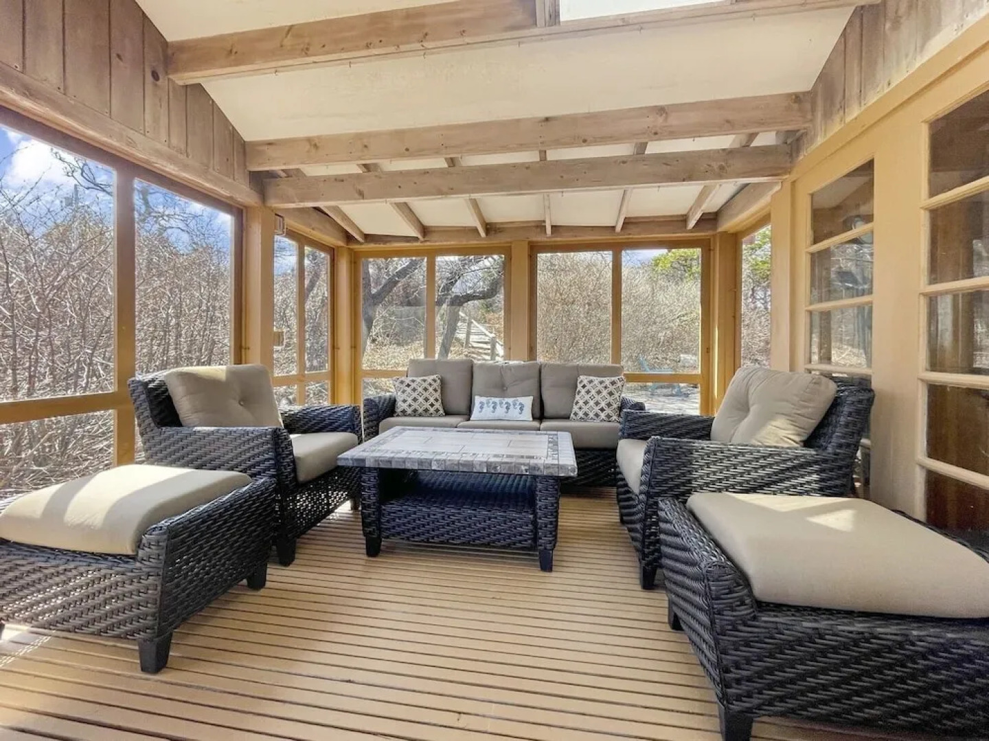 Ragged Rocks - Warm And Inviting Cottage With Uninterrupted Ocean Views 2 Bedroom Home by RedAwning