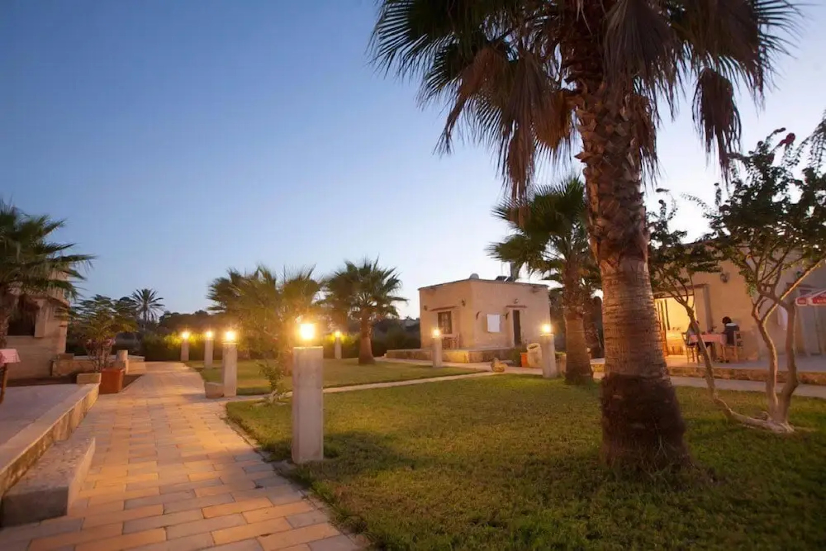 Glaro Garden Hotel-restaurant