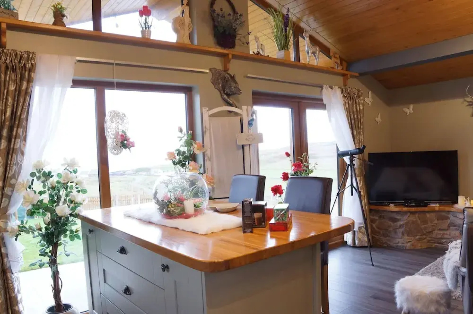 West Horizon Holiday Lodge, Beach 3 Minutes Walk