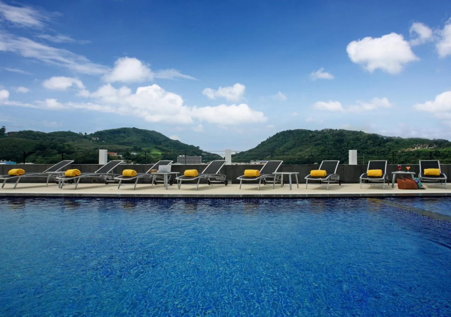 Отель ASHLEE Hub Hotel Patong