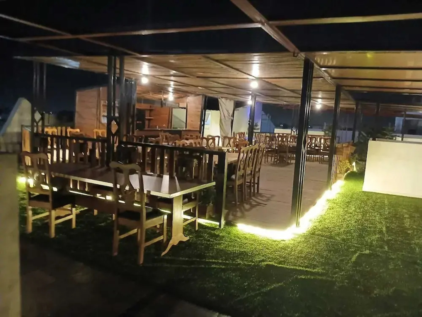 Touraco Suite Hotel Business