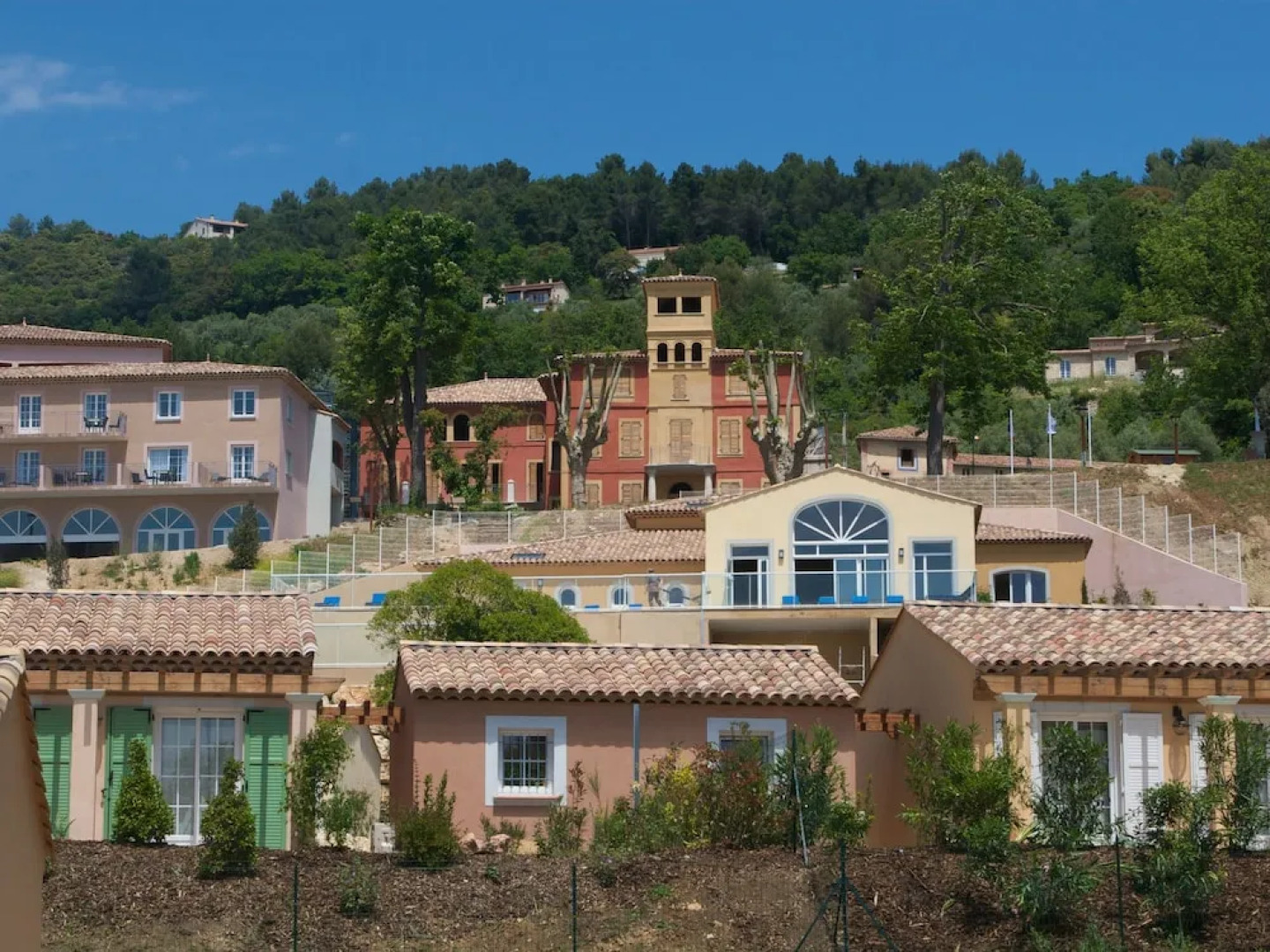 Beautiful Apartment With AC, Near Lac de Saint-cassien