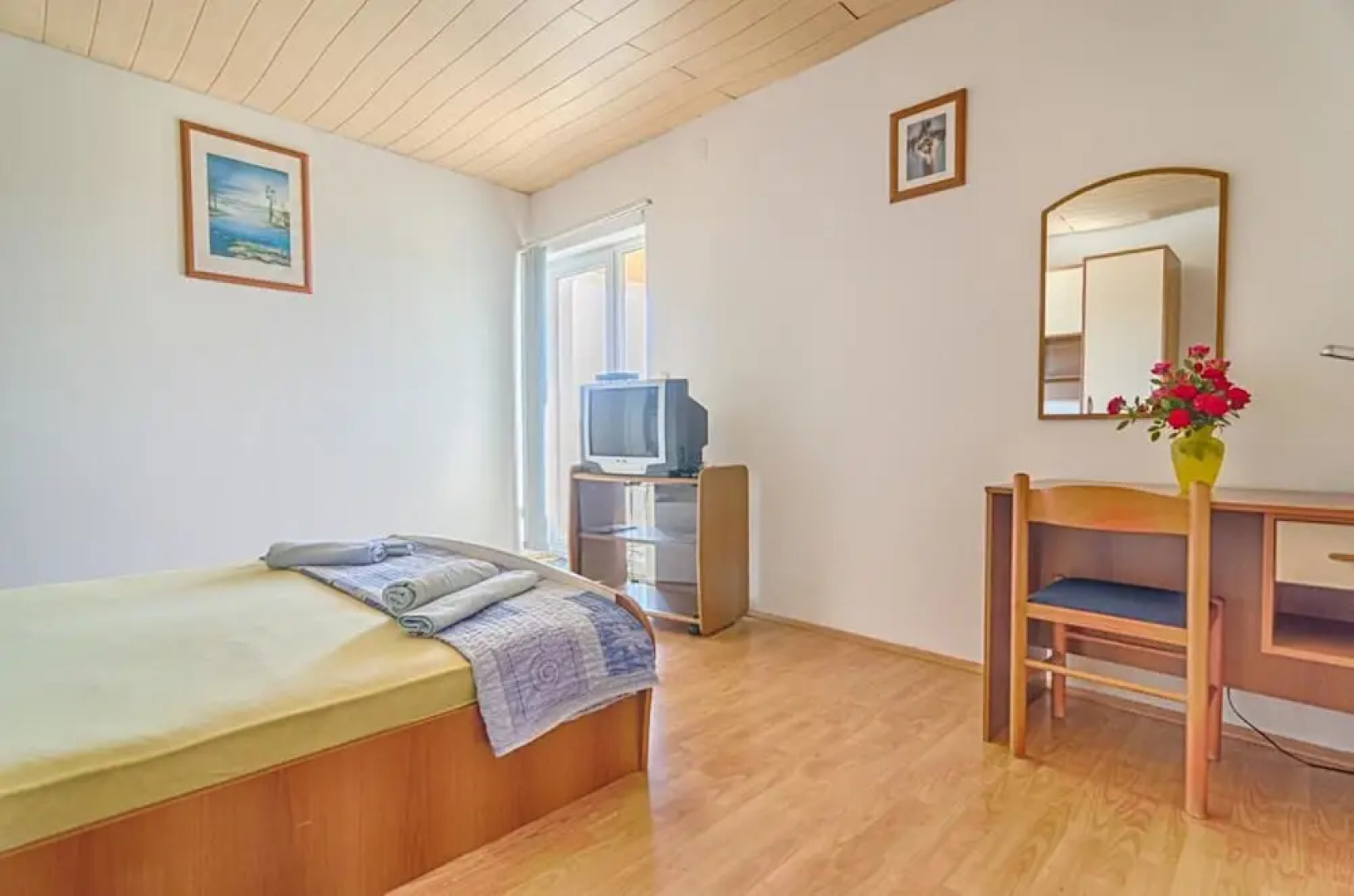 Comfort Pool Apartments