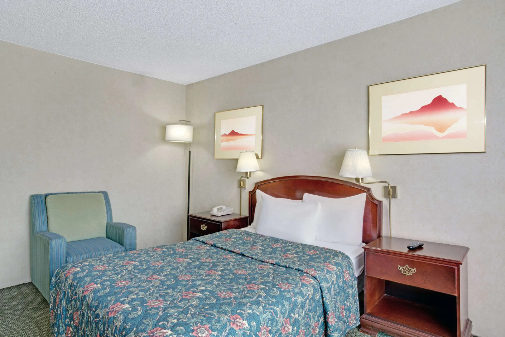 Ramada by Wyndham Reno Hotel and Casino