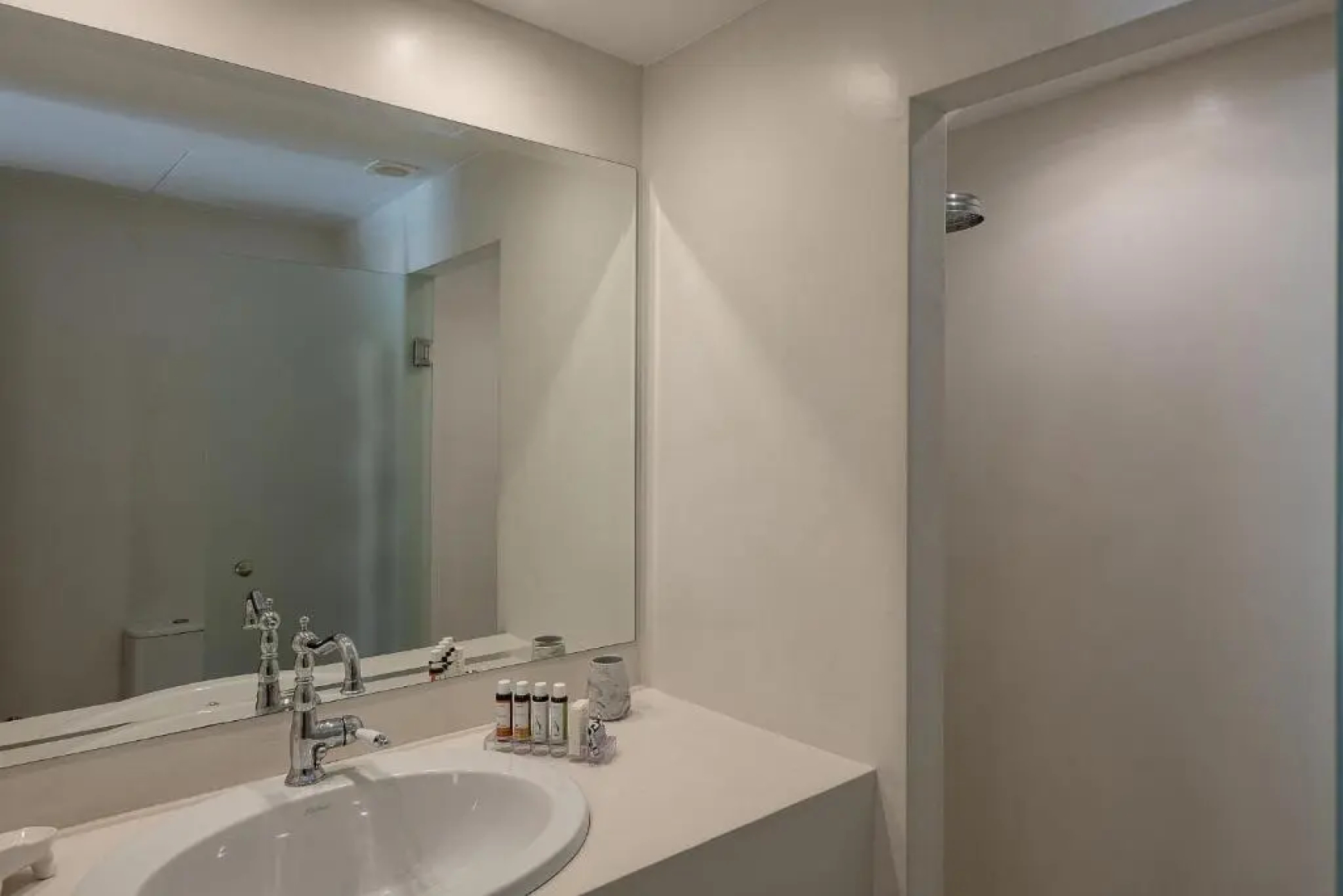 Four Seasons Hydra Luxury Suites