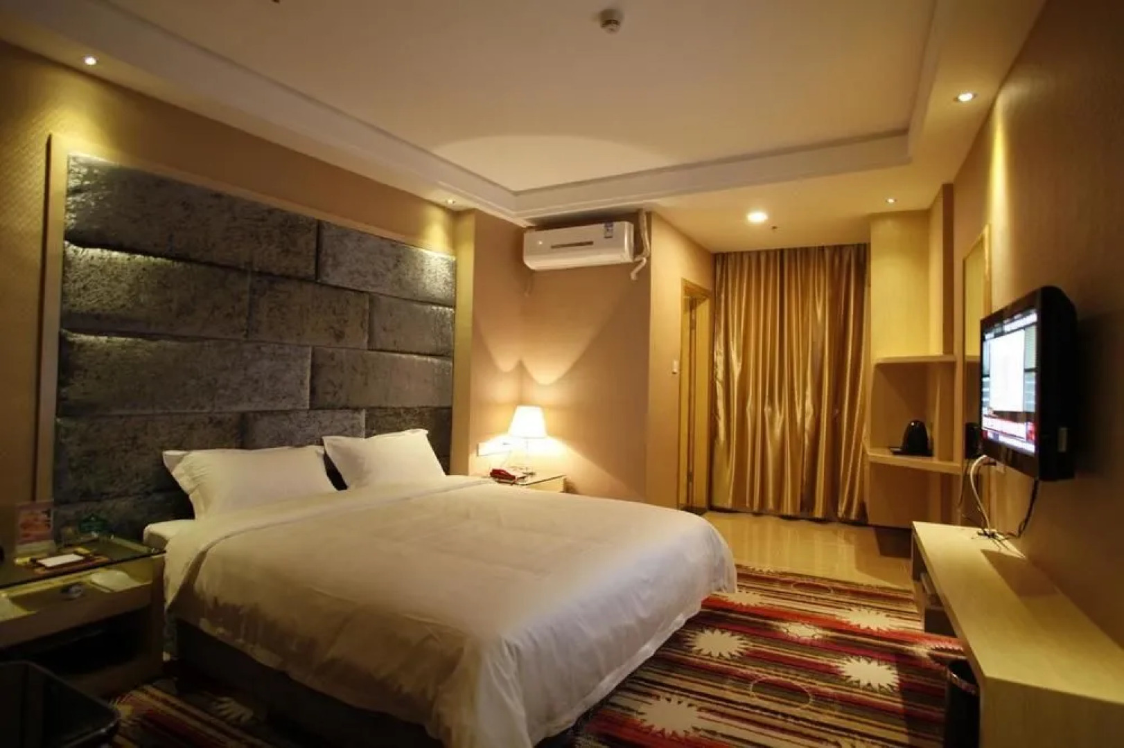 Amy Crystal Business Hotel