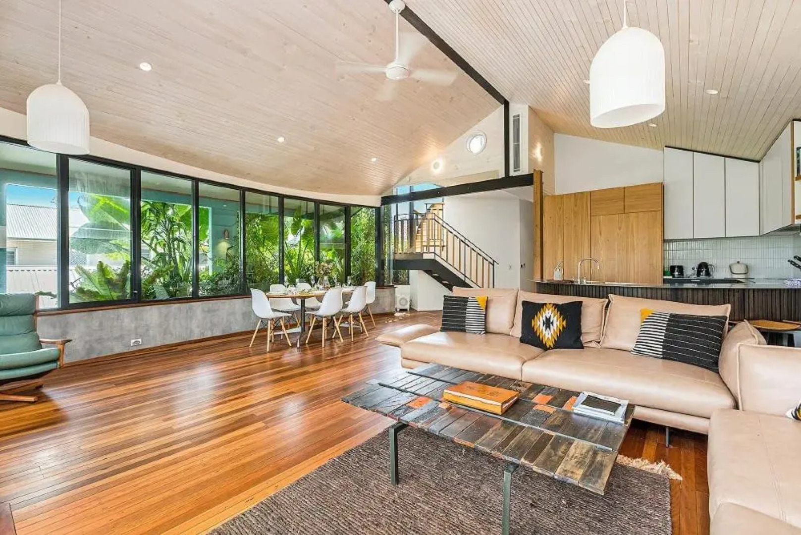 Byron Bay Accom 8 South Beach Lane Riverhouse