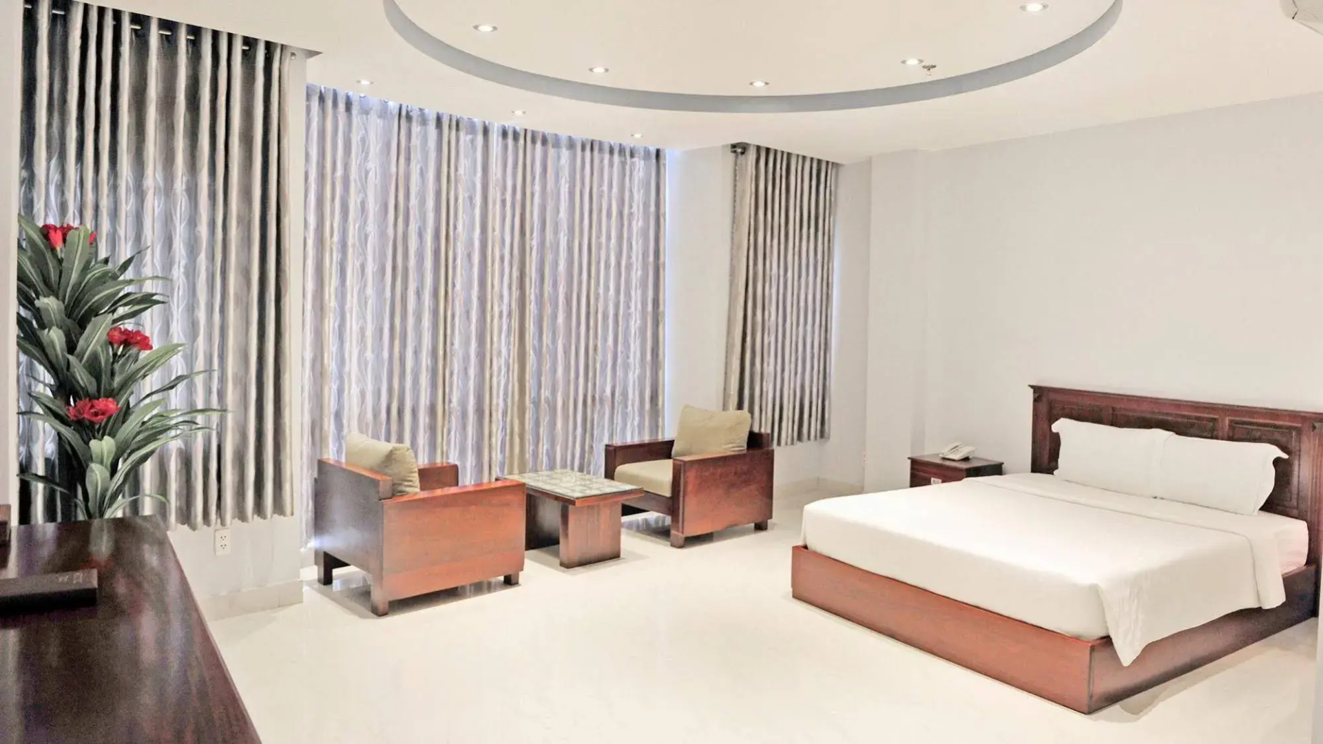 Phoenix Hotel