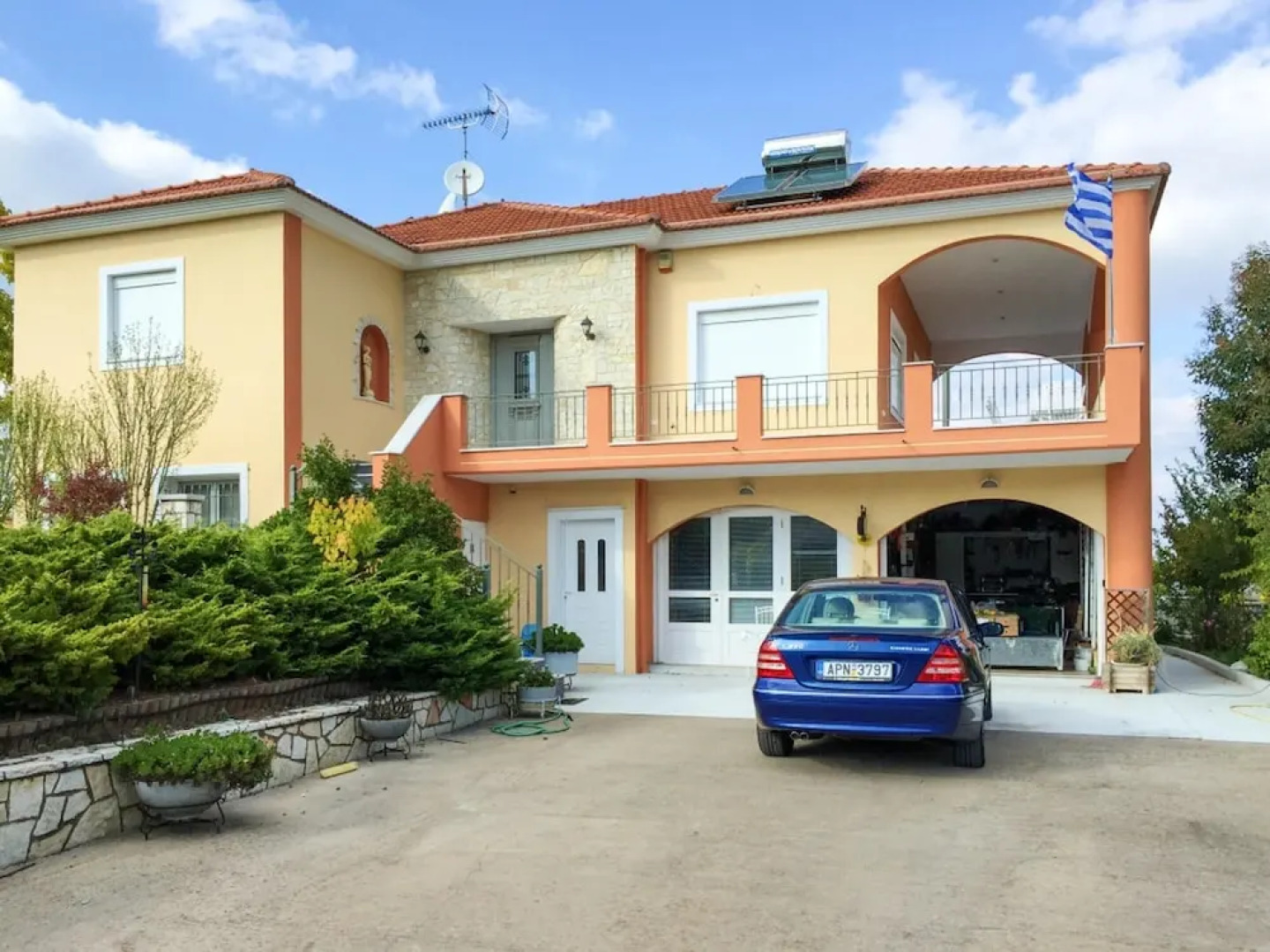 House With 2 Bedrooms in Manthirea, With Wonderful Lake View and Enclo