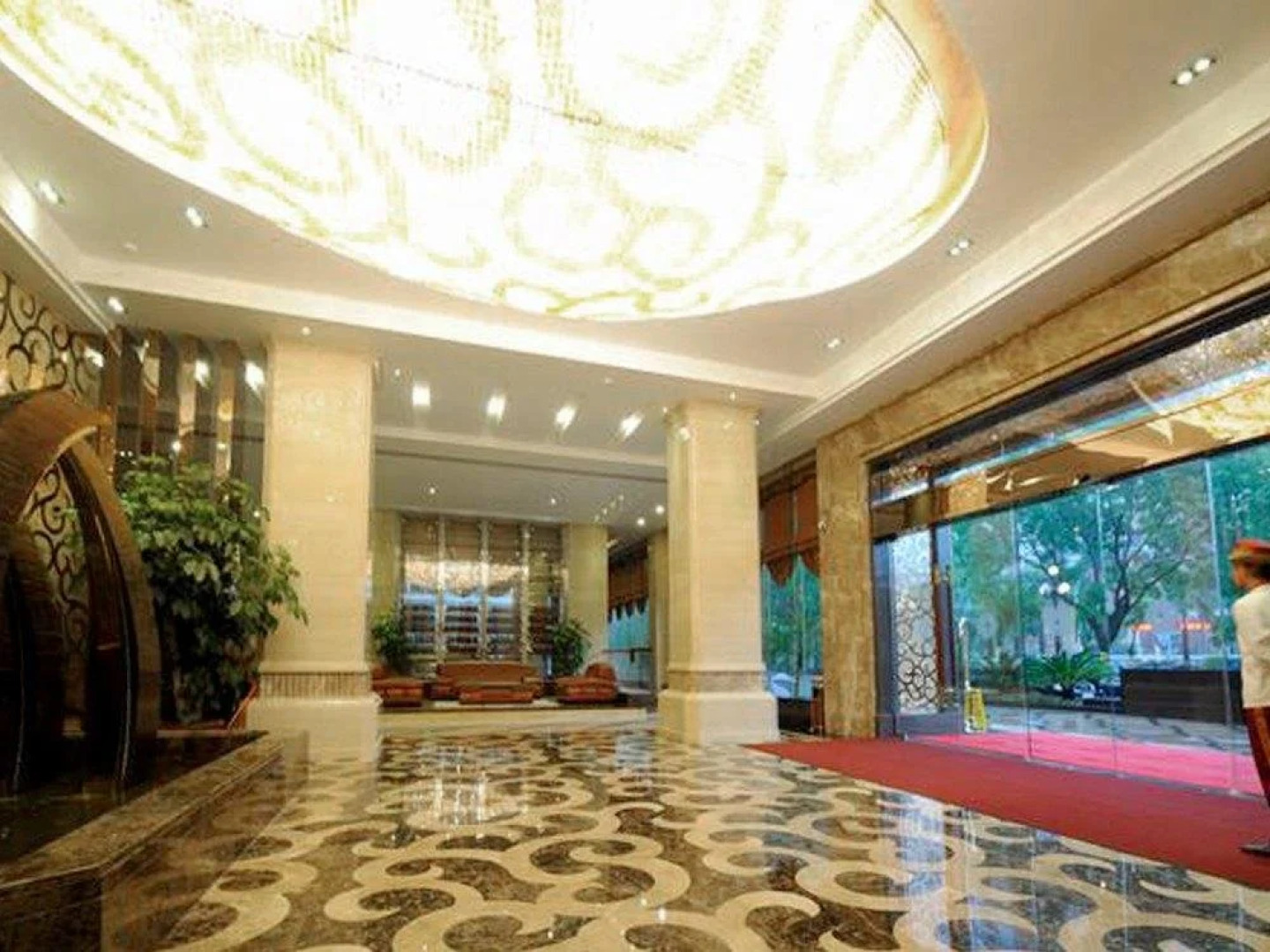 Golden Splendid Hotel Gynn