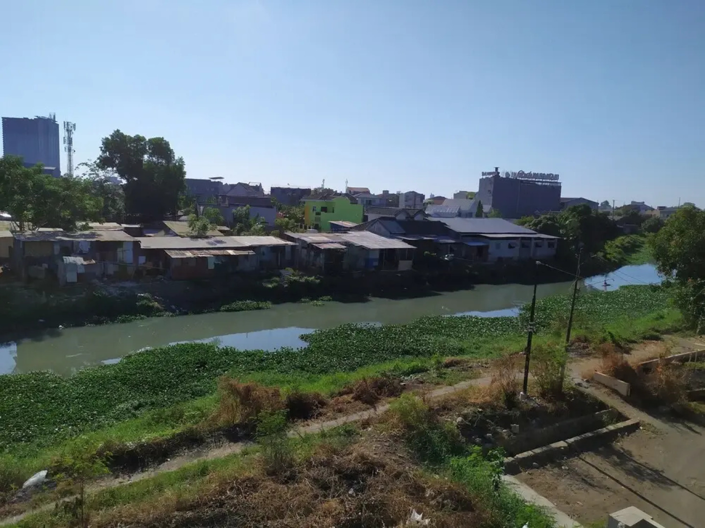 Oyo 2006 Hotel Luvio Makassar