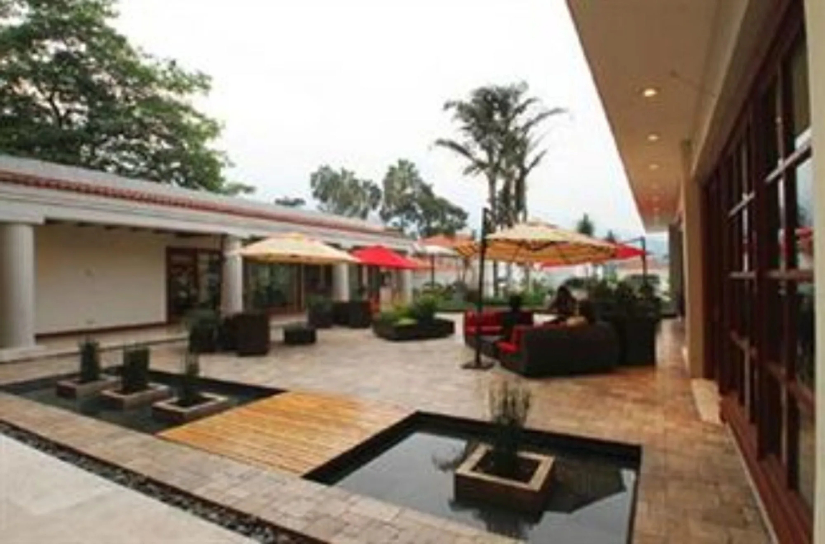 Plaza Hotel and Suites