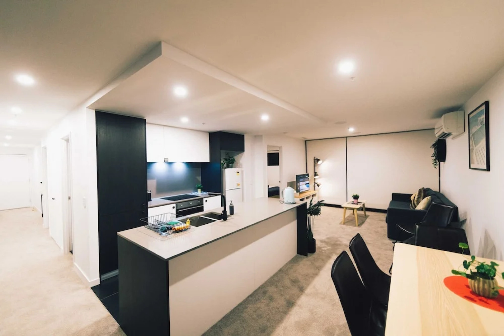 Midnight Apartments Accommodate Canberra