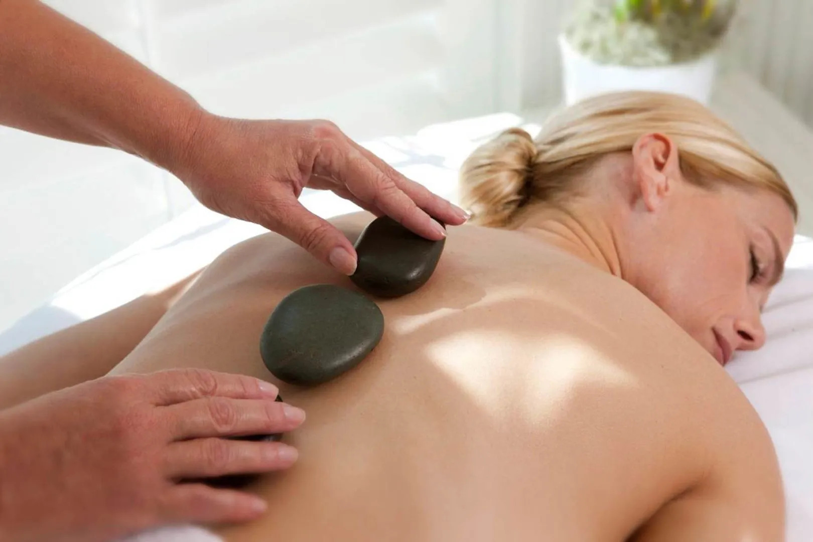 Naples Beach Club, A Four Seasons Resort