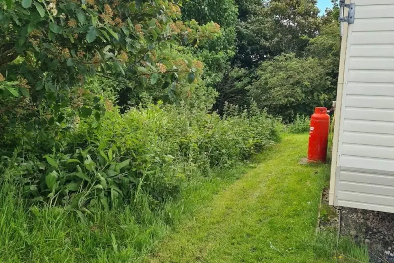 2 Bed Lodge - Sleeps 5 - Parking - Pets - Wifi