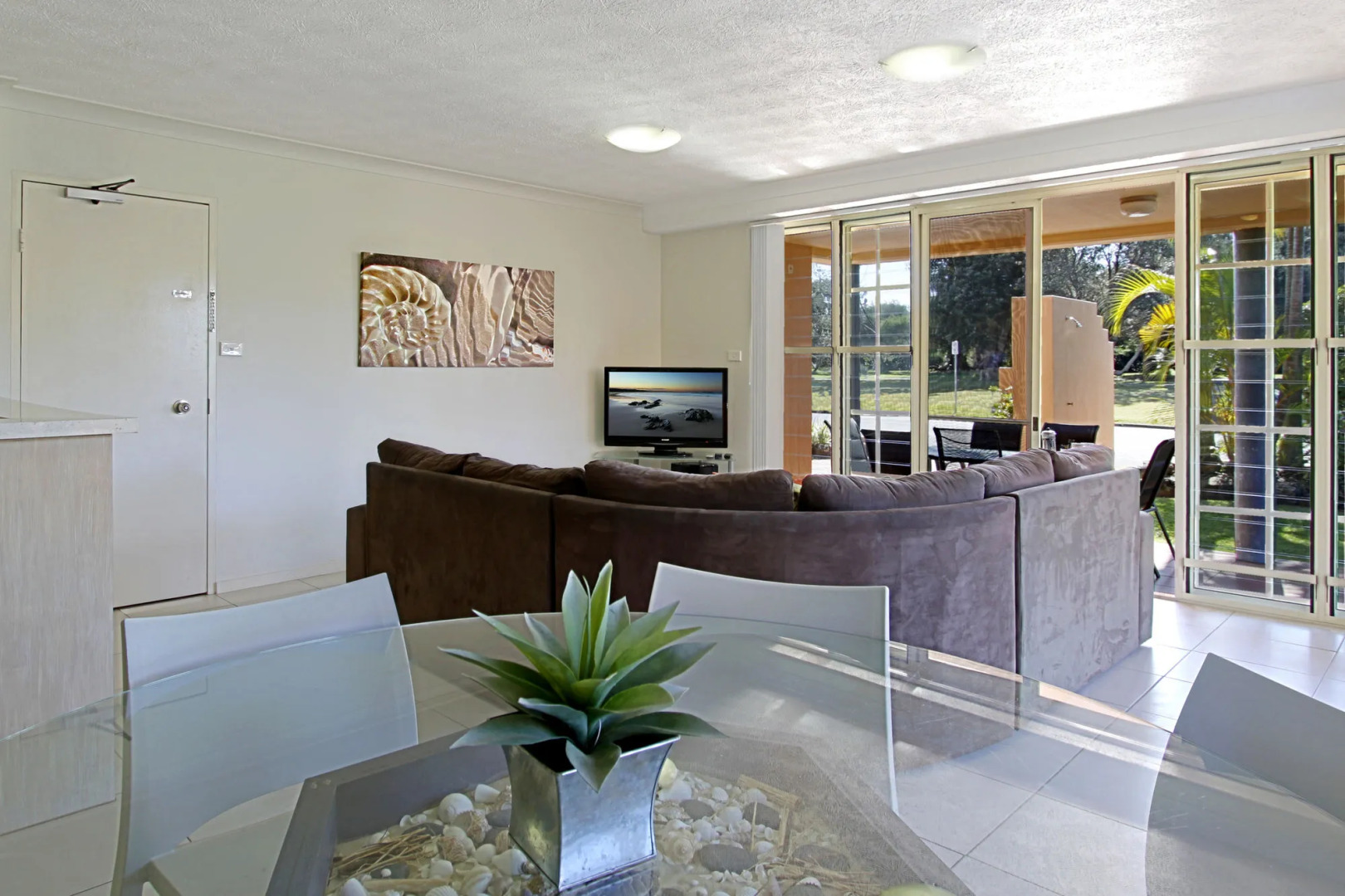 Sea Breeze on Main Beach