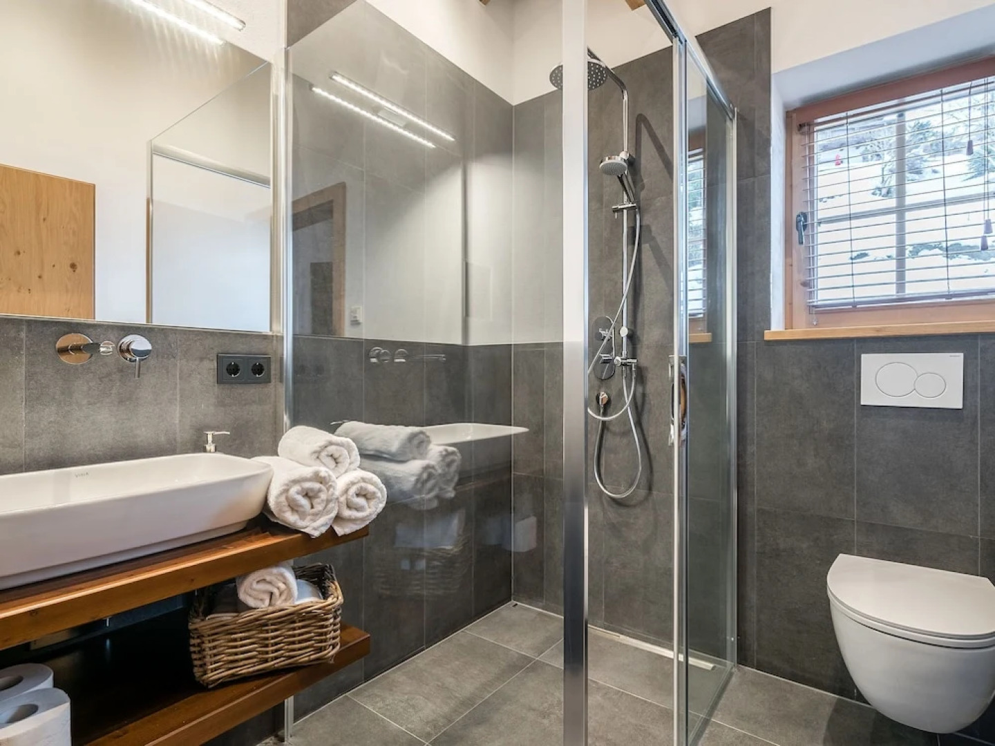 Luxurious Chalet With Sauna on Sunny Slopes in Mühlbach