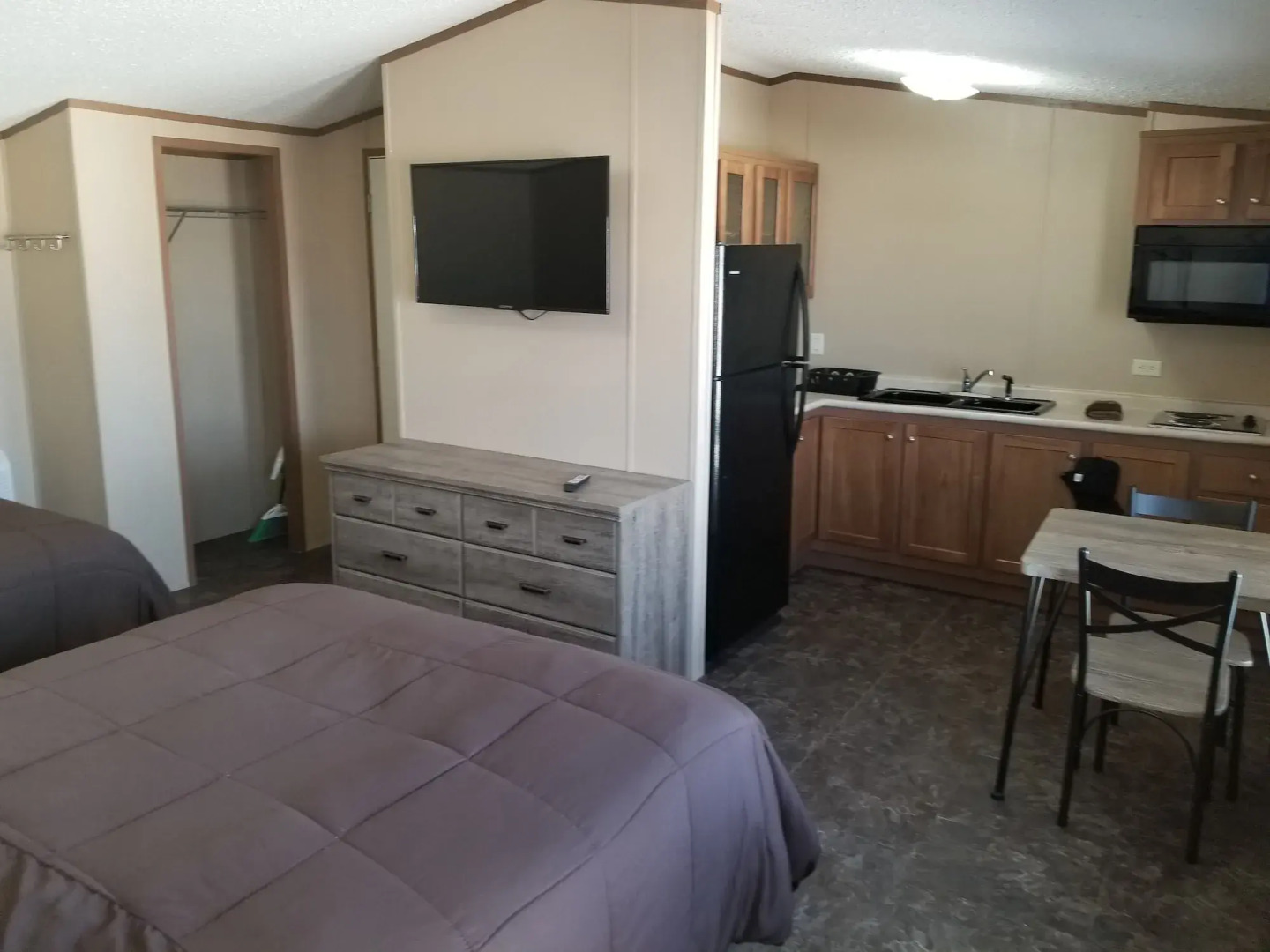 Elite Cabins and RV Park