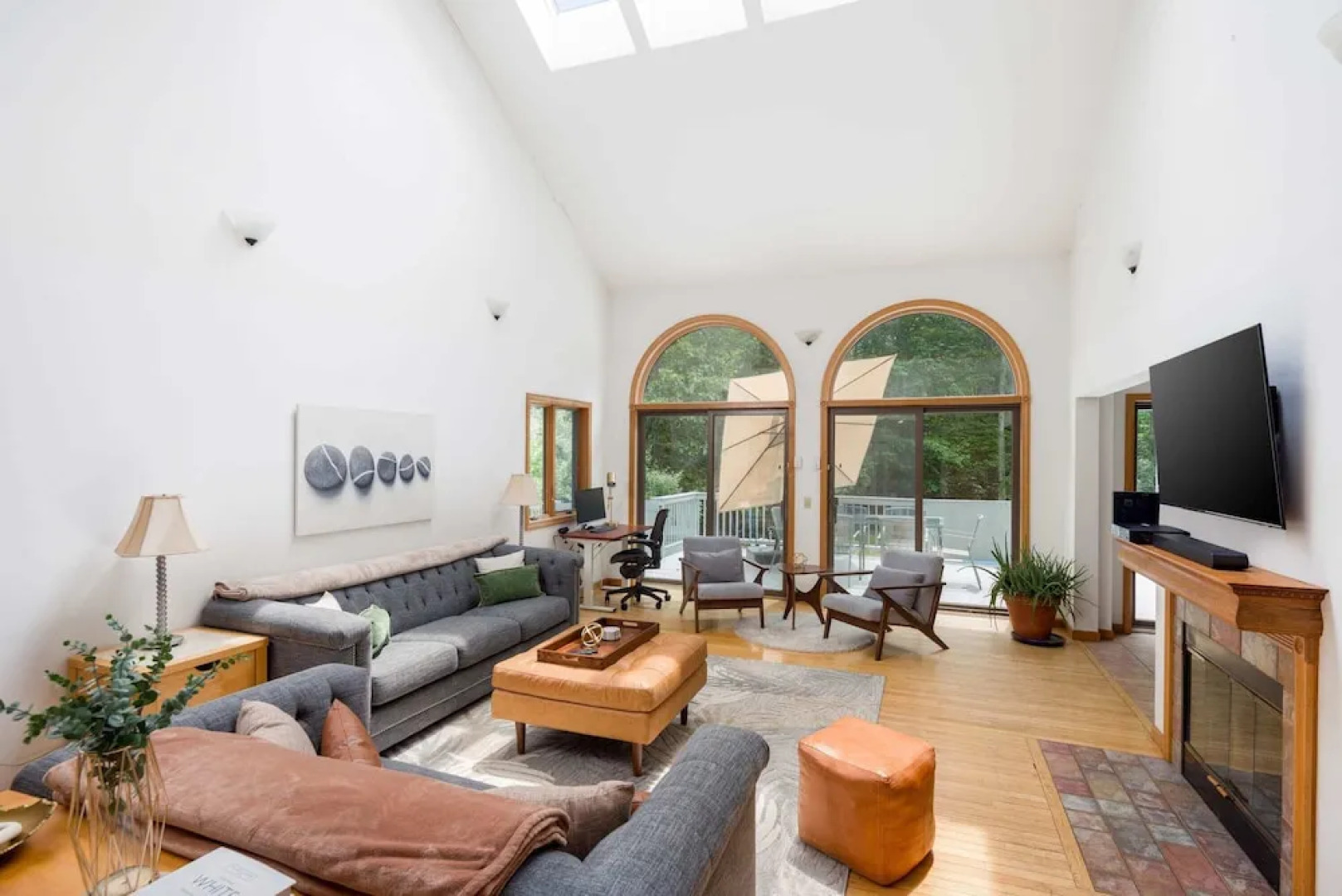 Meadowood Manor by Rovetravel Heated Pool