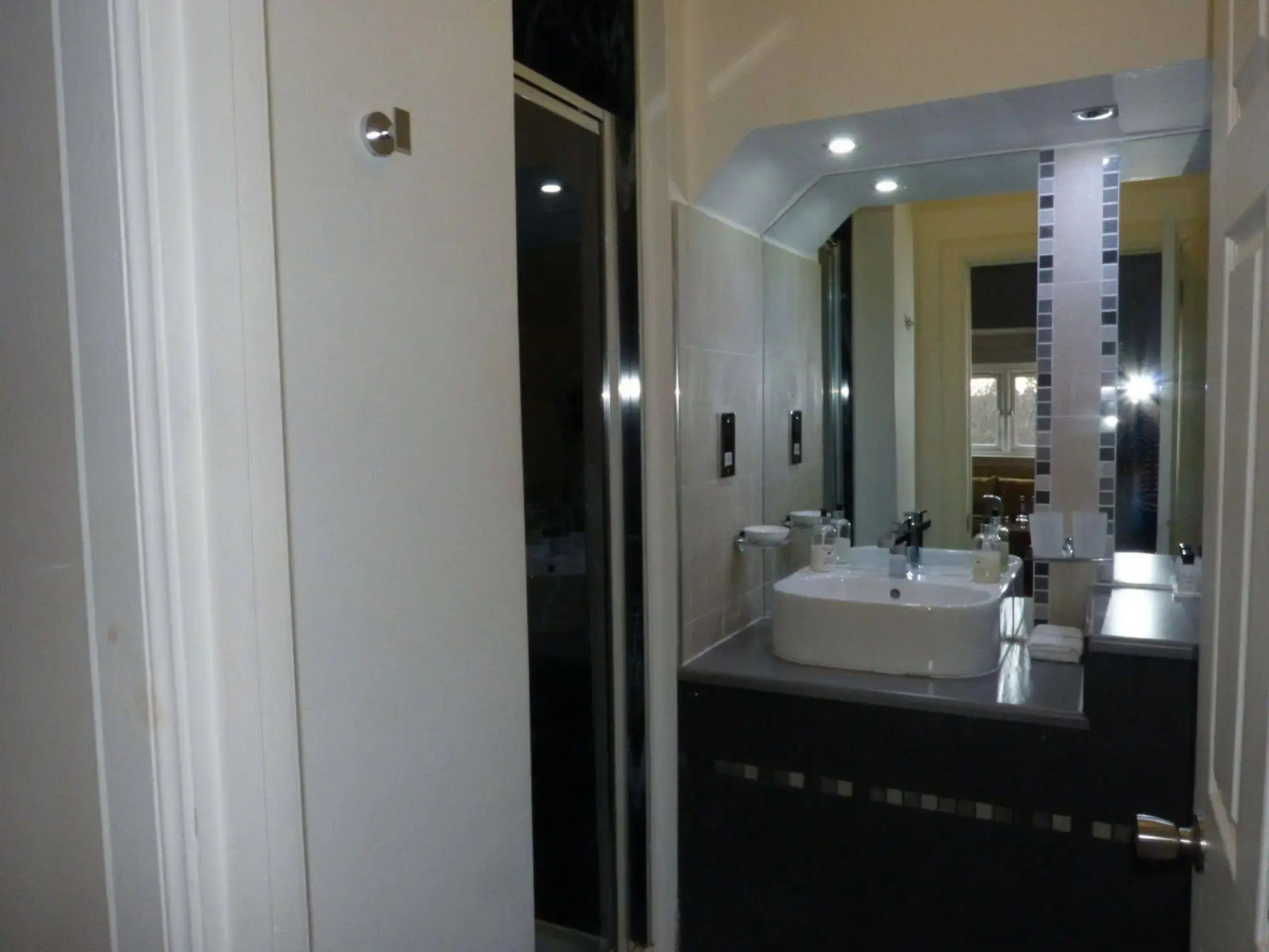 Pinewood Country House