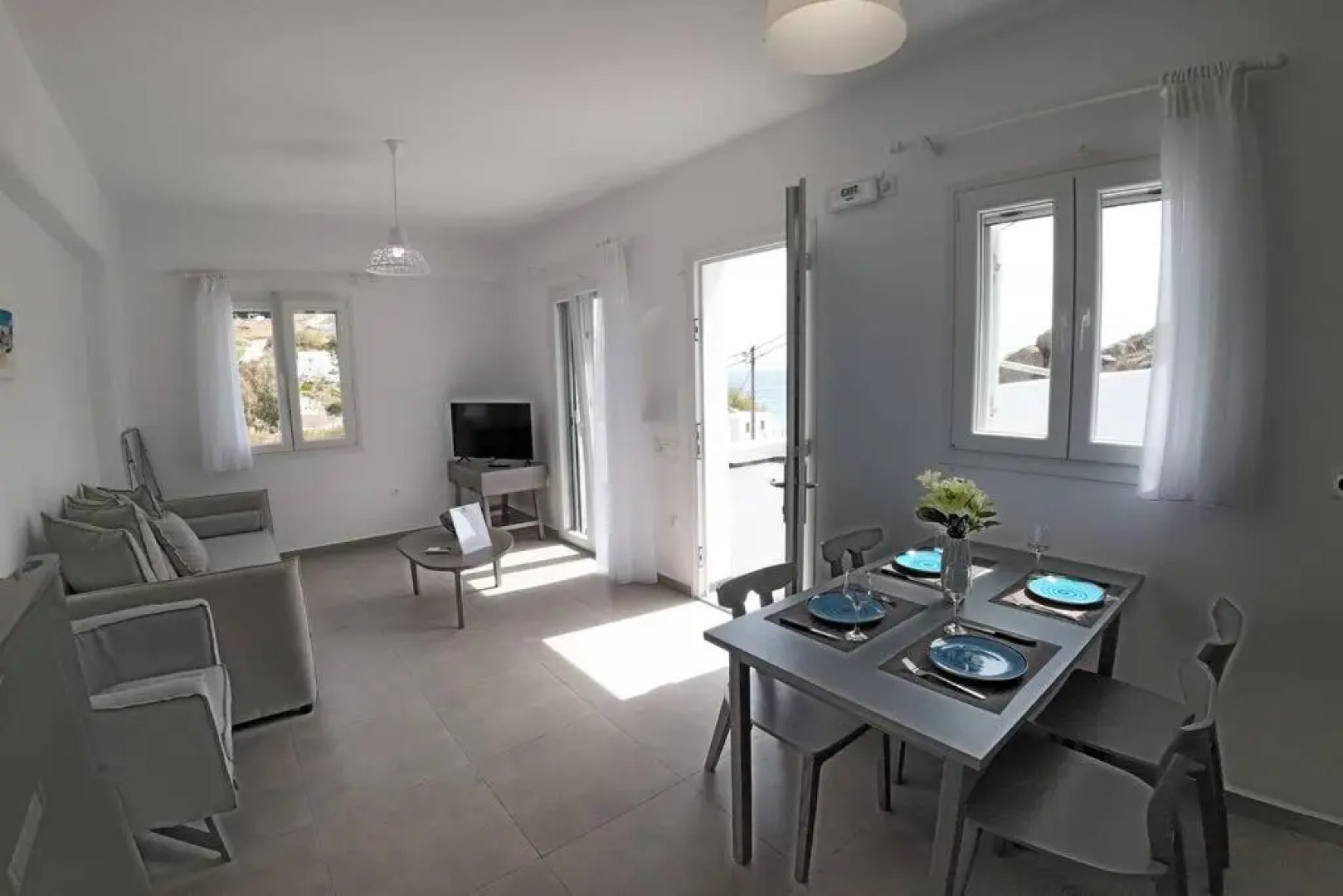 1Path Pelican Mykonos Super Paradise Beach House