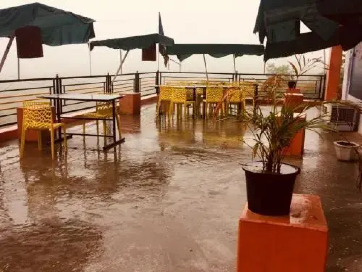 Hotel Kohinoor and restaurant