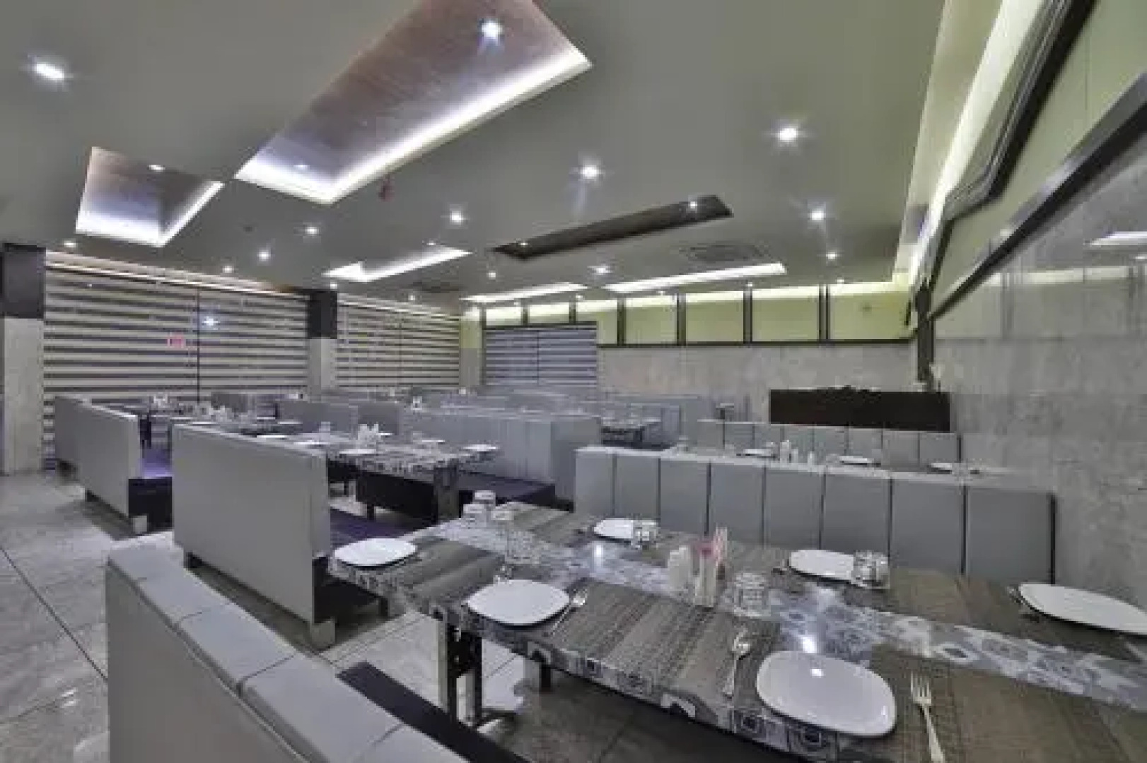 OYO 28294 Hotel Milan Food Court