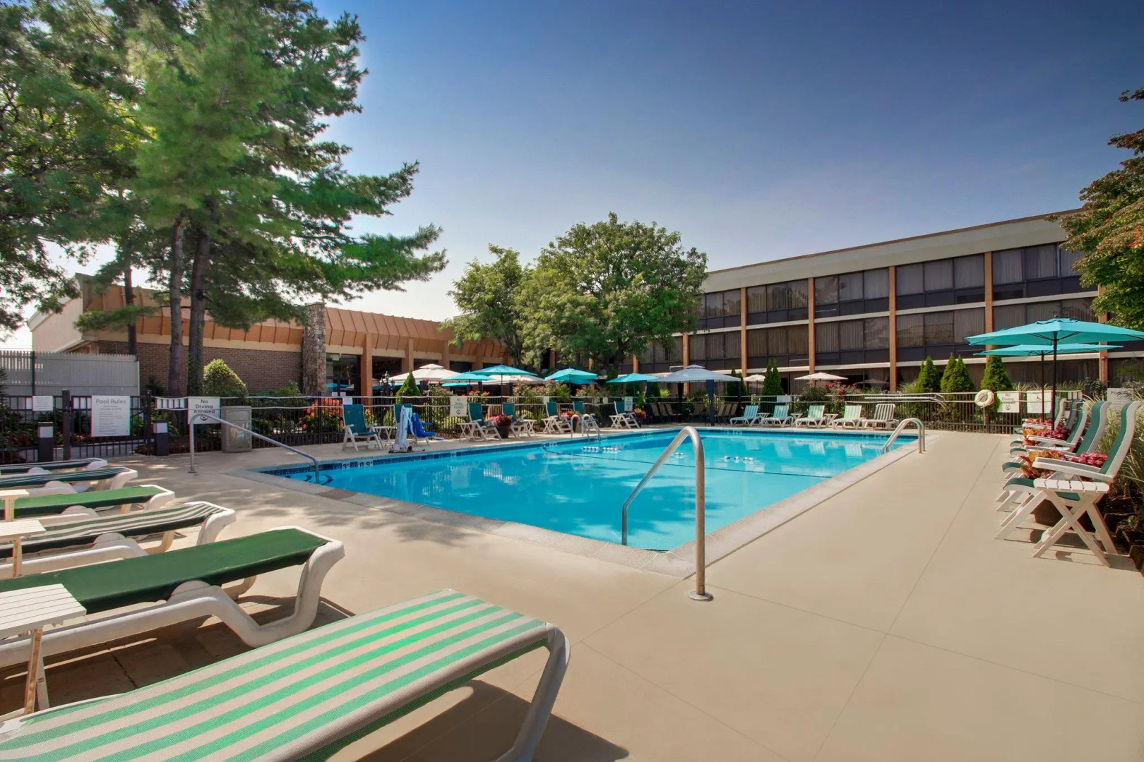 Holiday Inn Westbury - Long Island by IHG