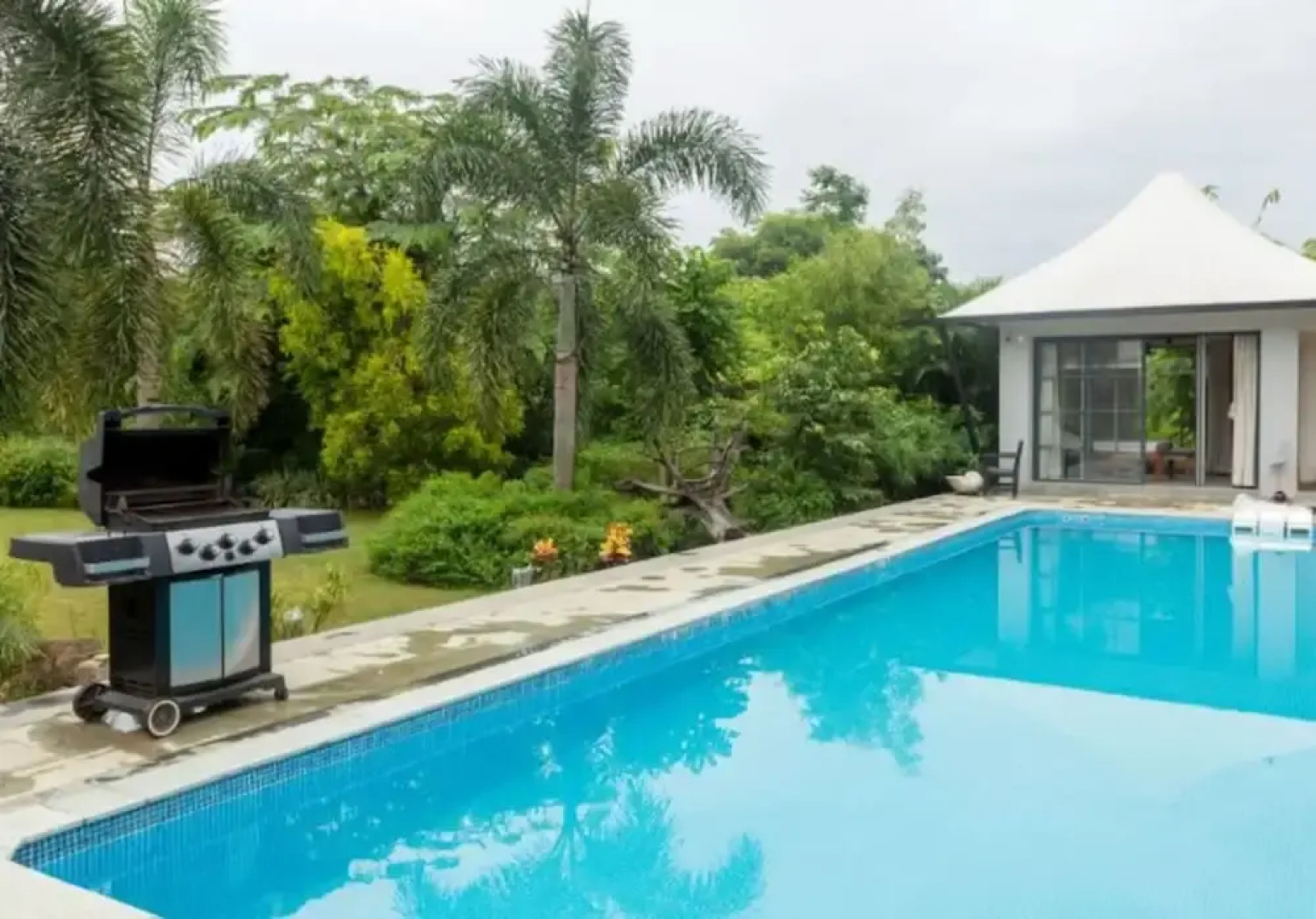 Quarterdeck by Hireavilla - Luxury Estate in Awas