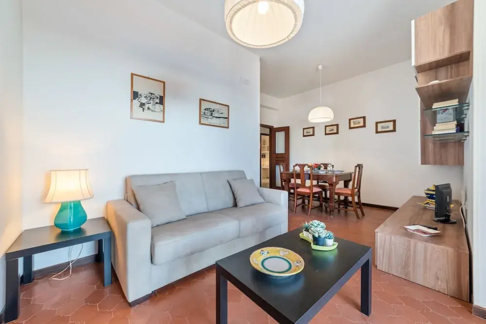 Vietri sul Mare Roomy Flat with Parking