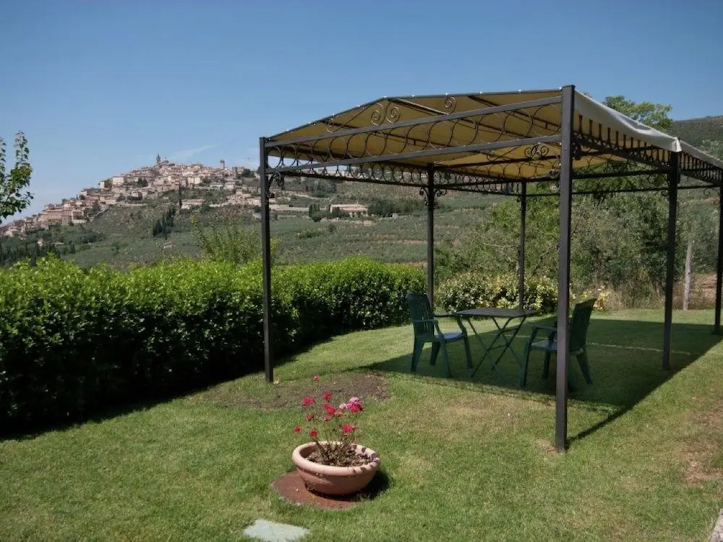 Charming Farmhouse in Trevi With Swimming Pool