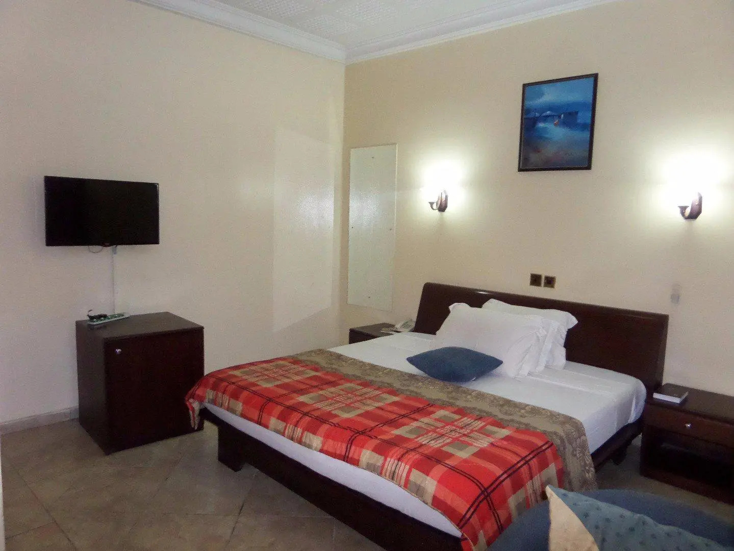 Gloriana Hotel and Suites