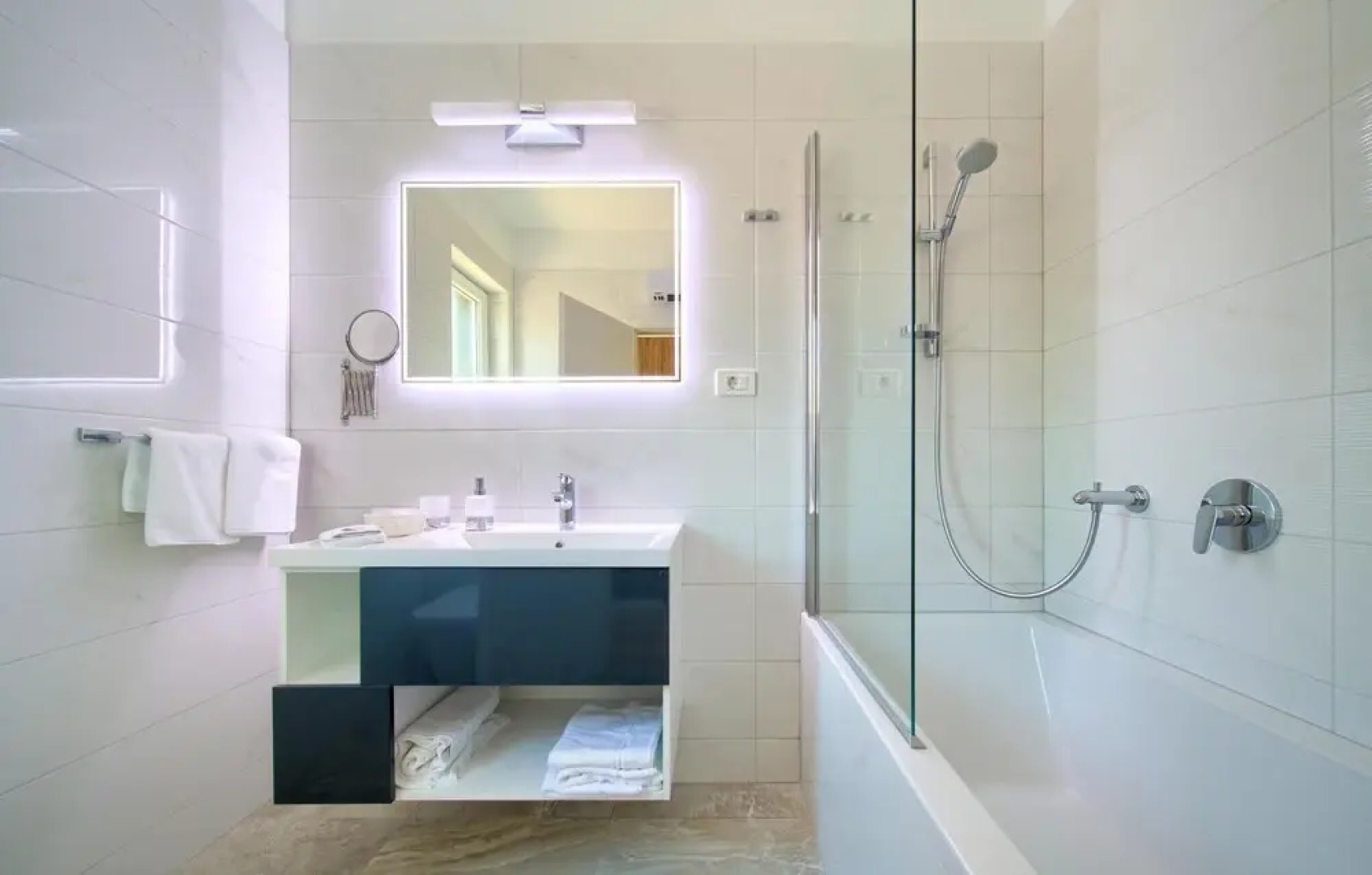 Beautiful Home in Vrbnik With Outdoor Swimming Pool, Wifi and 3 Bedrooms