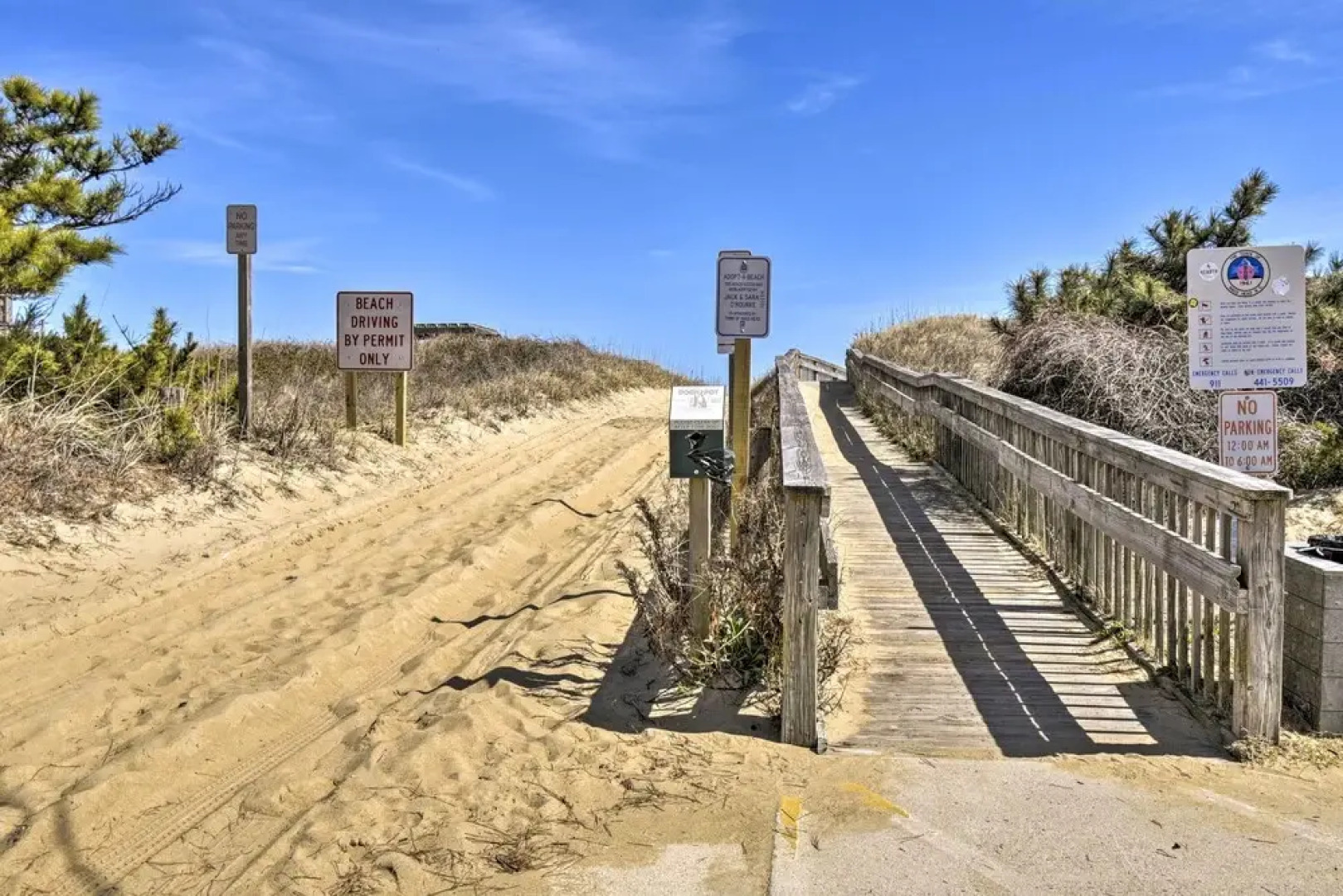 Nags Head Cottage: Screened Porch, Walk to Beach!