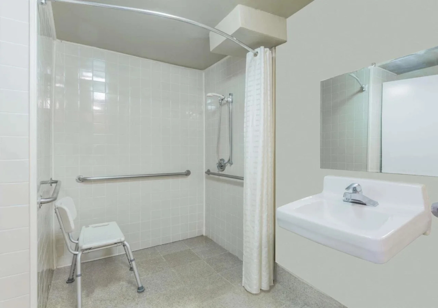 Super 8 By Wyndham Atlanta Northeast Ga