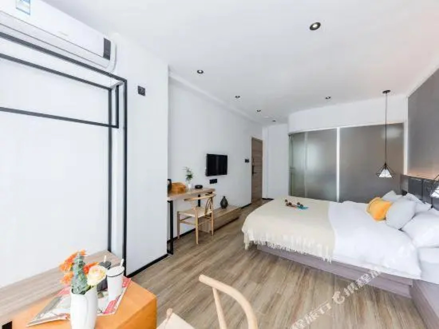 Love Too Holiday Mansion