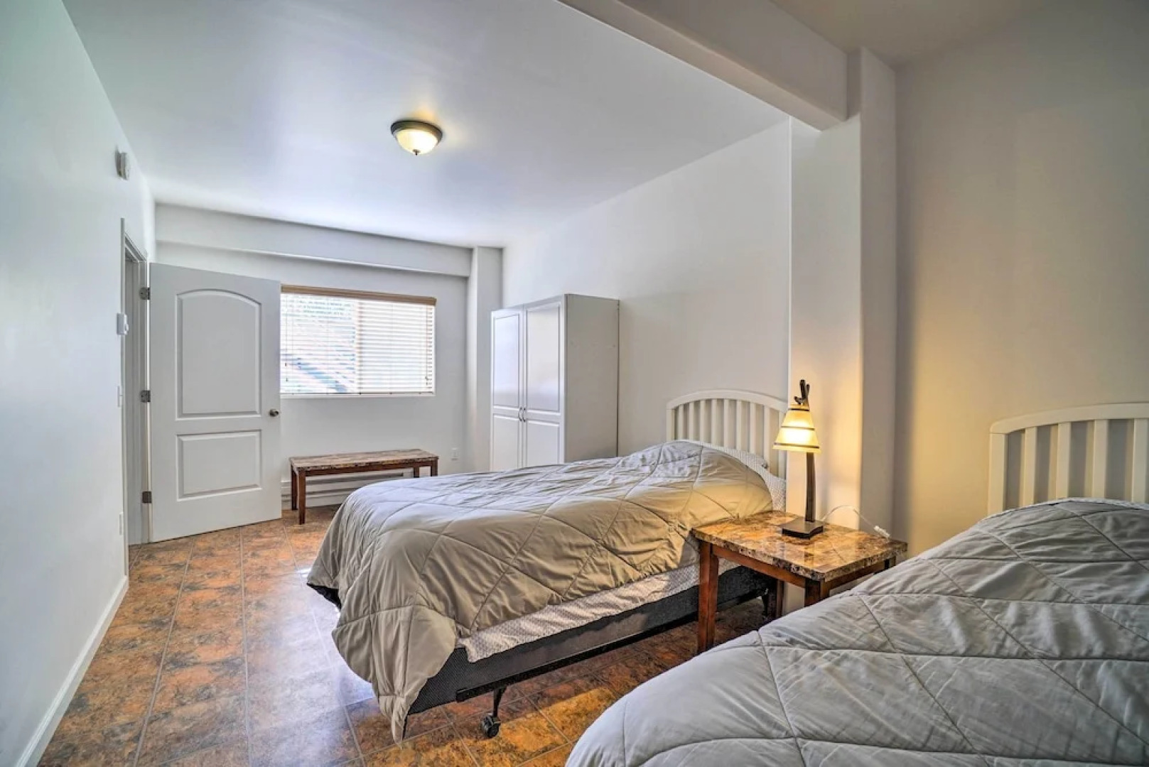 Family Retreat ~ 8 Mi to Downtown + Bishops Beach!