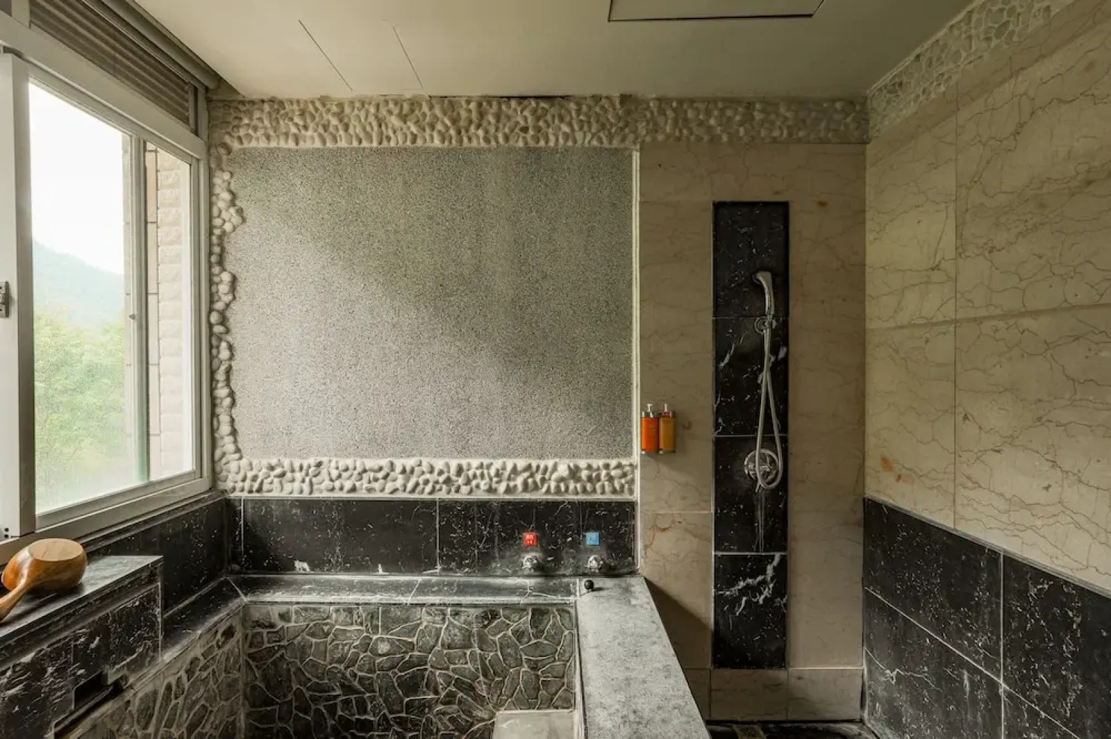 Sunrise Hot Spring Hotel