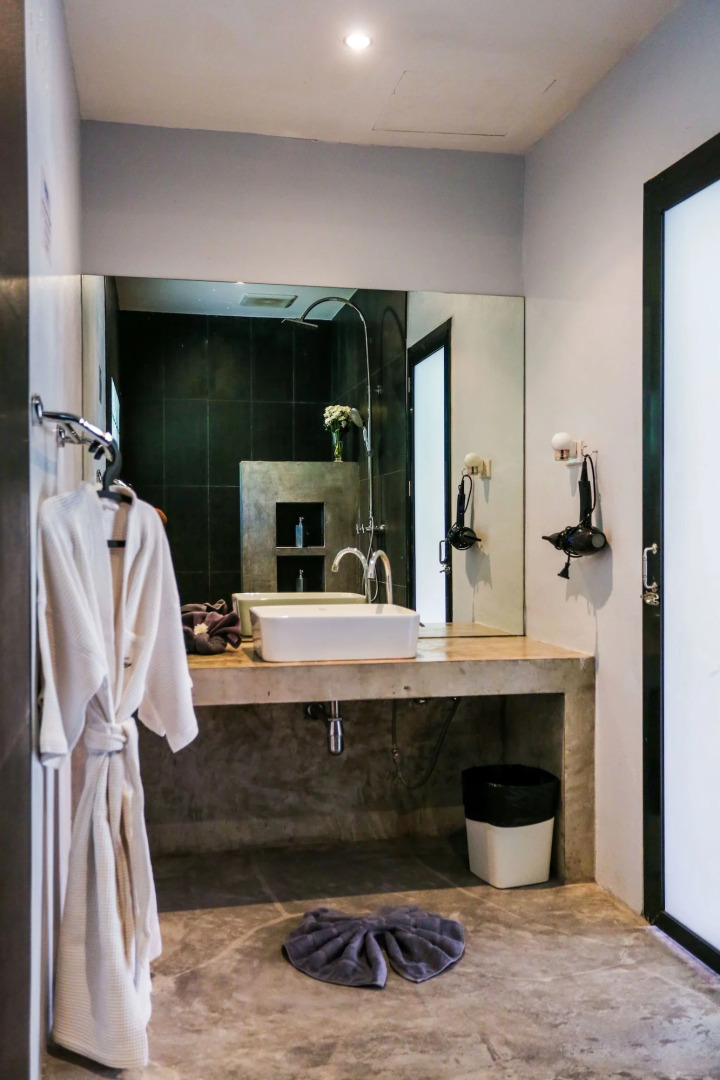 Naiharn Beach Resort