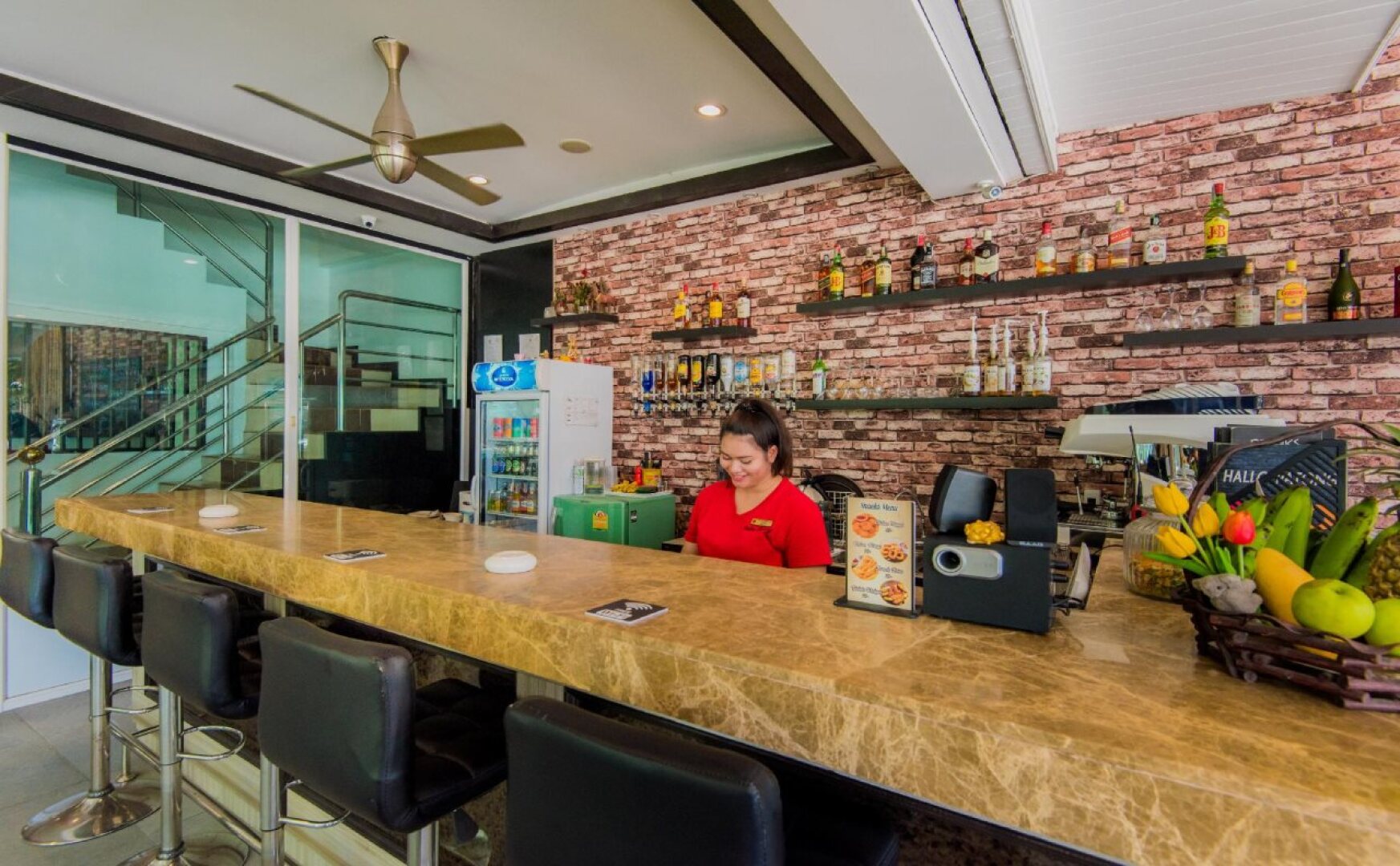 Hallo Patong Hotel & Restaurant