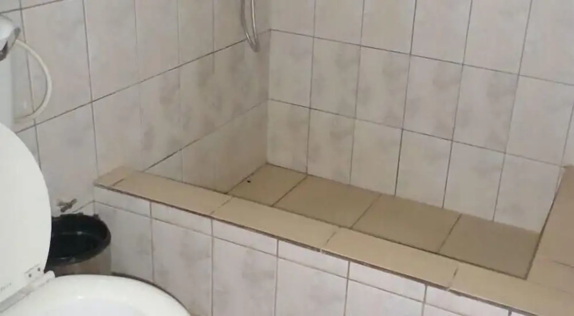 Boy Boison Elite Hotel