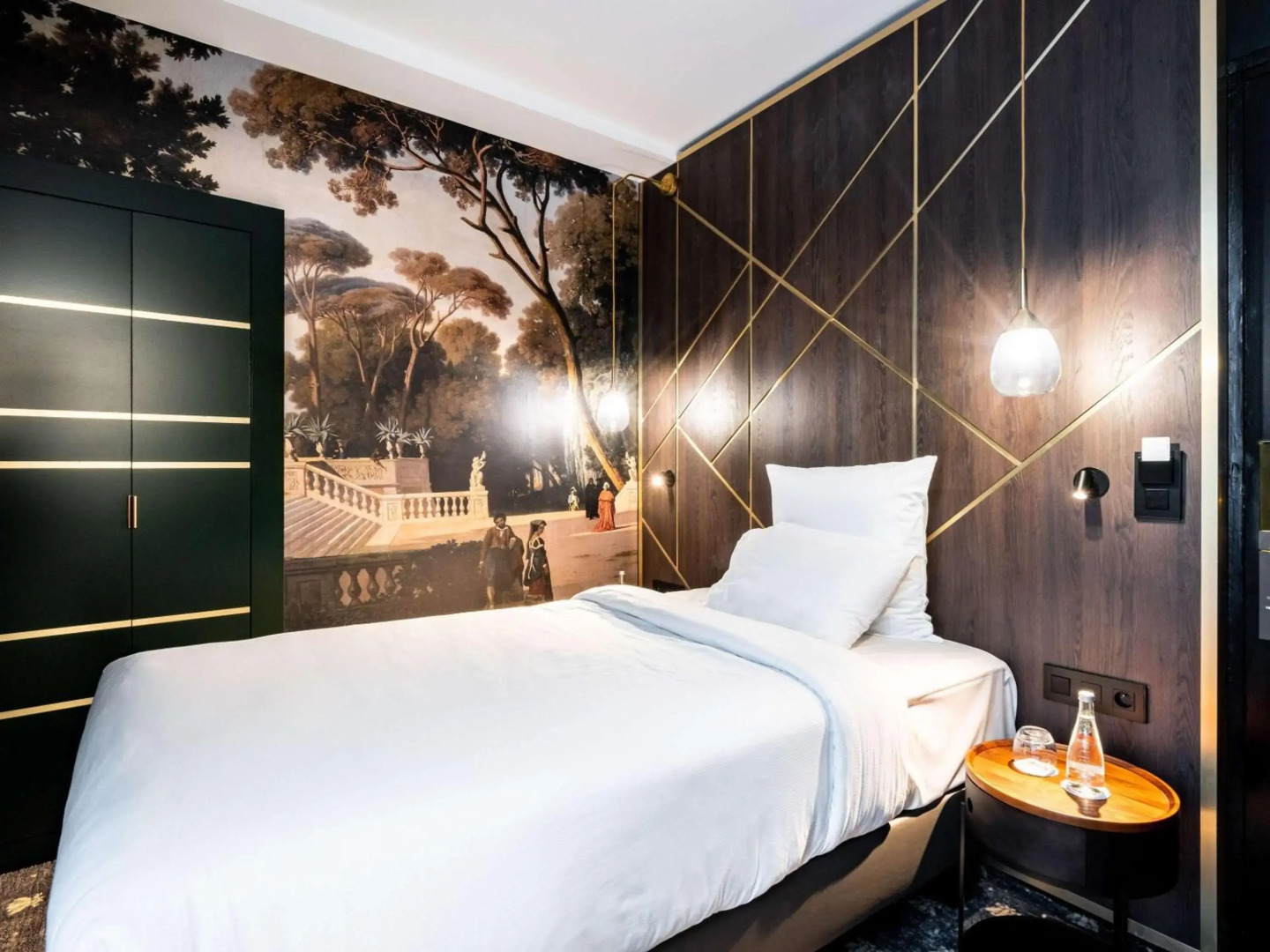 Aigle Noir Hotel Fontainebleau -  MGallery Collection
