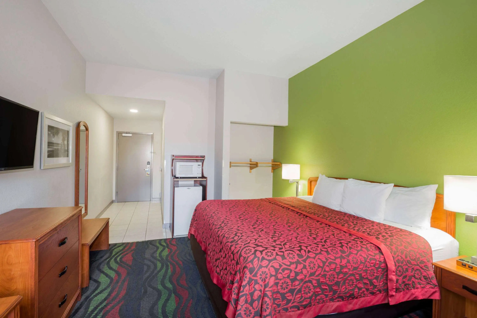 Days Inn & Suites by Wyndham Fort Myers Near JetBlue Park