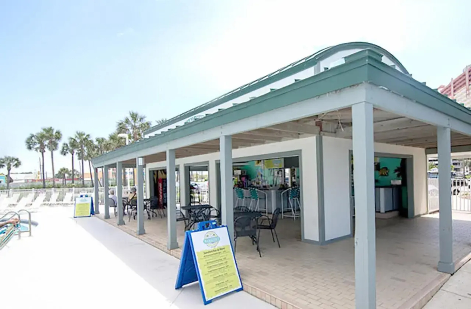 Long Beach T4-1004 'Emerald Retreat'