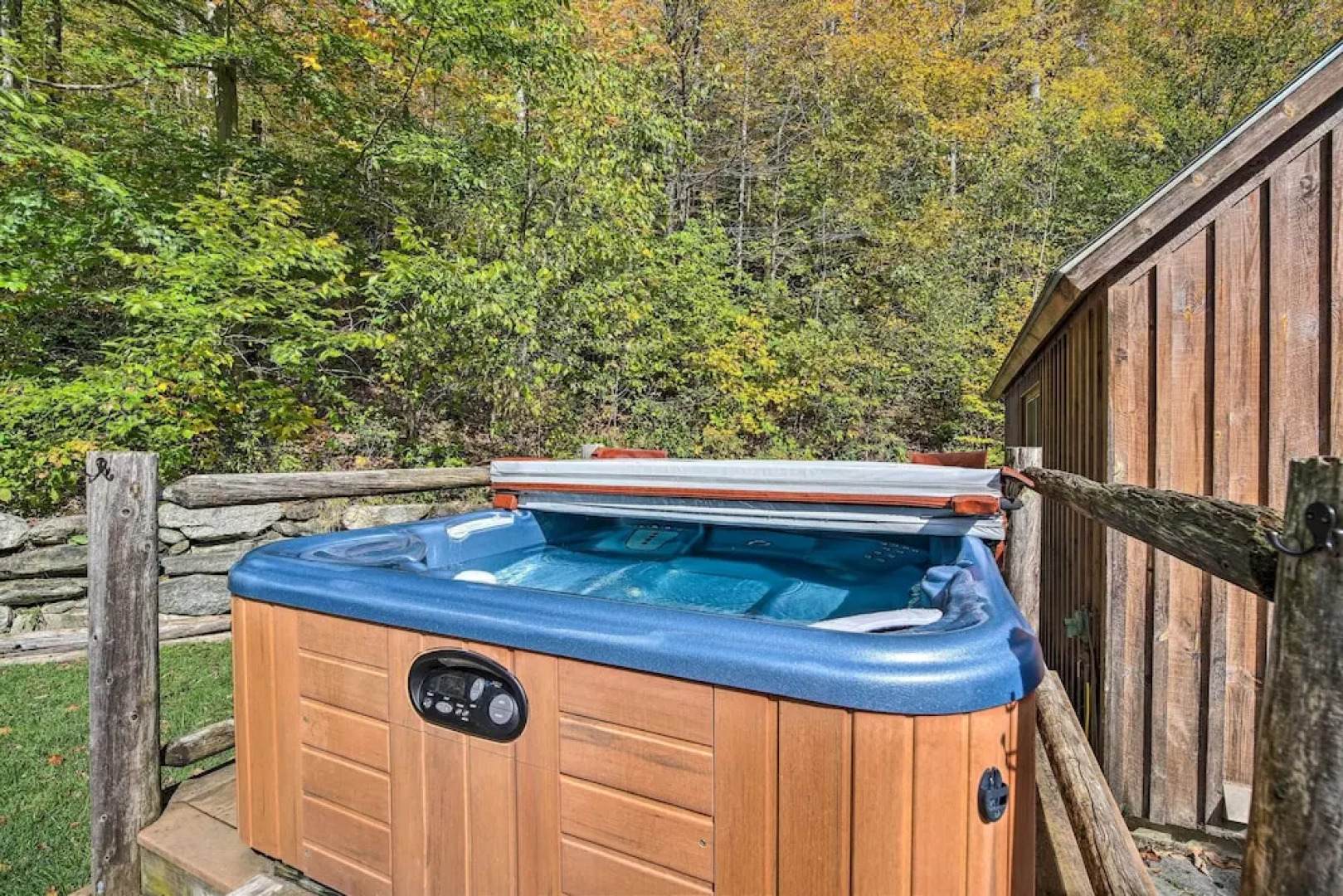 Picture-perfect Vermont Mtn Cabin w/ Hot Tub!