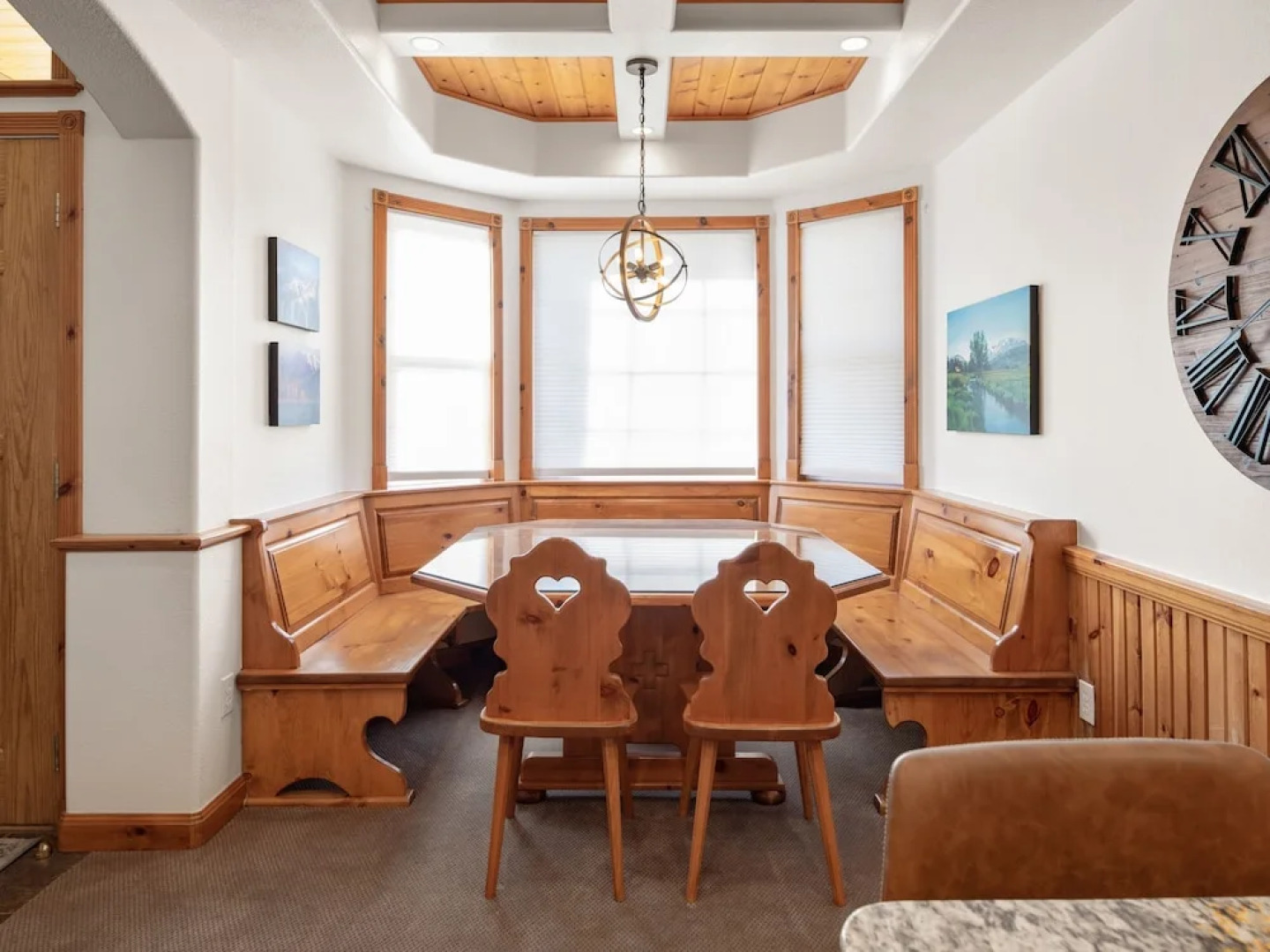 Family Getaway~pool, Hot Spring, Scuba & Ice Castles 727 4 Bedroom Home by RedAwning