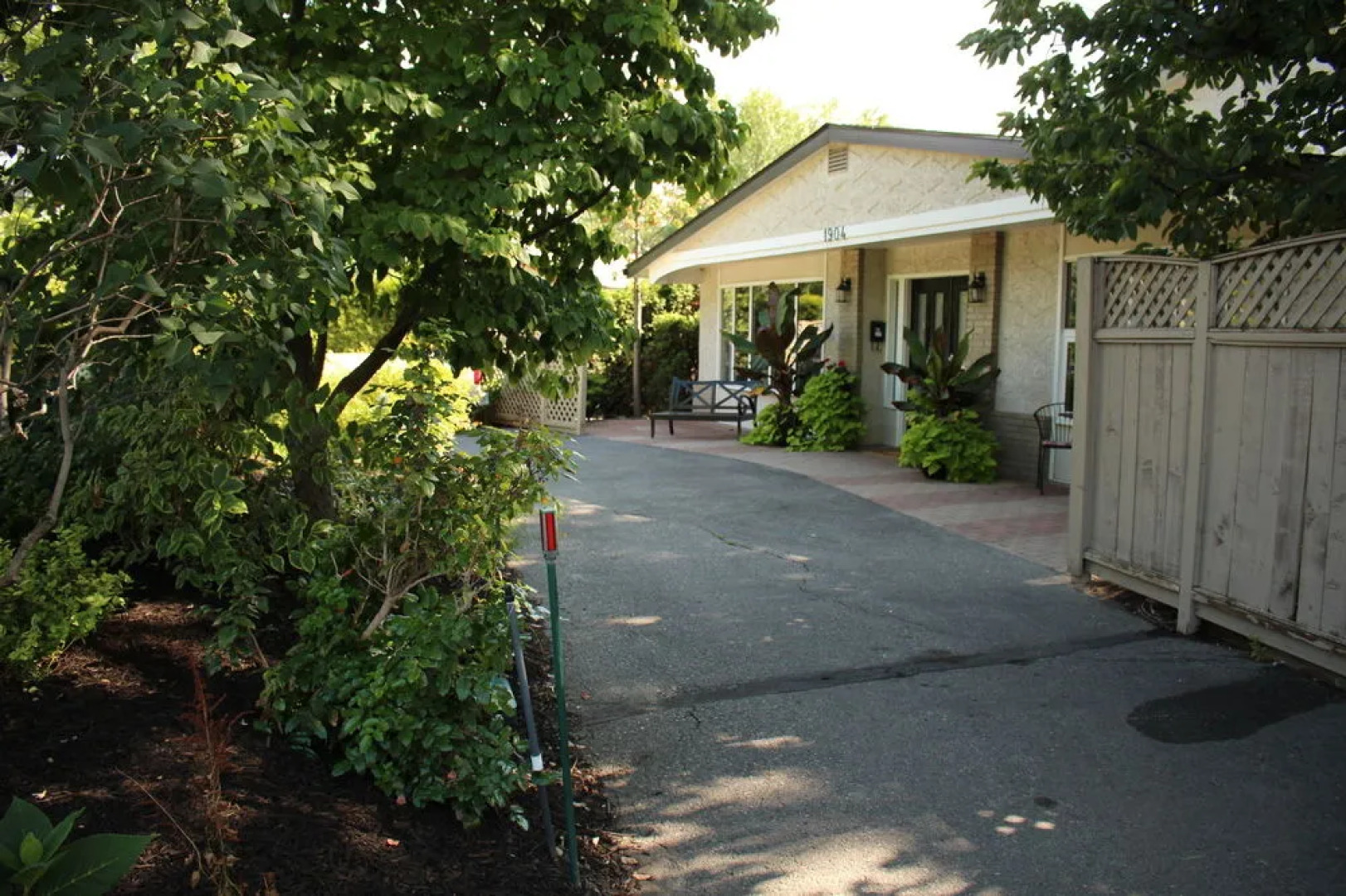 At the Beach Kelowna Bed & Breakfast