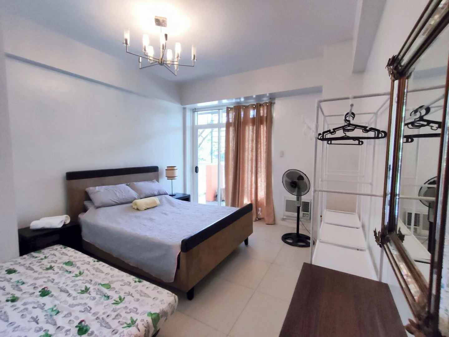 Dr Calayan's 2BR Condo at Pico De Loro