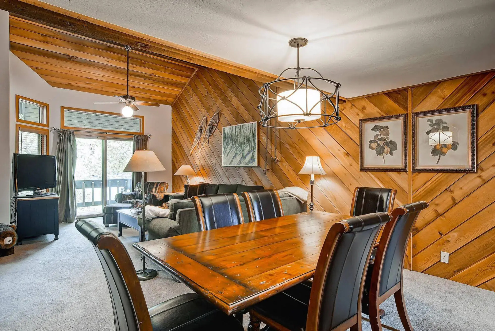 Ridgepoint Townhomes by East West Hospitality